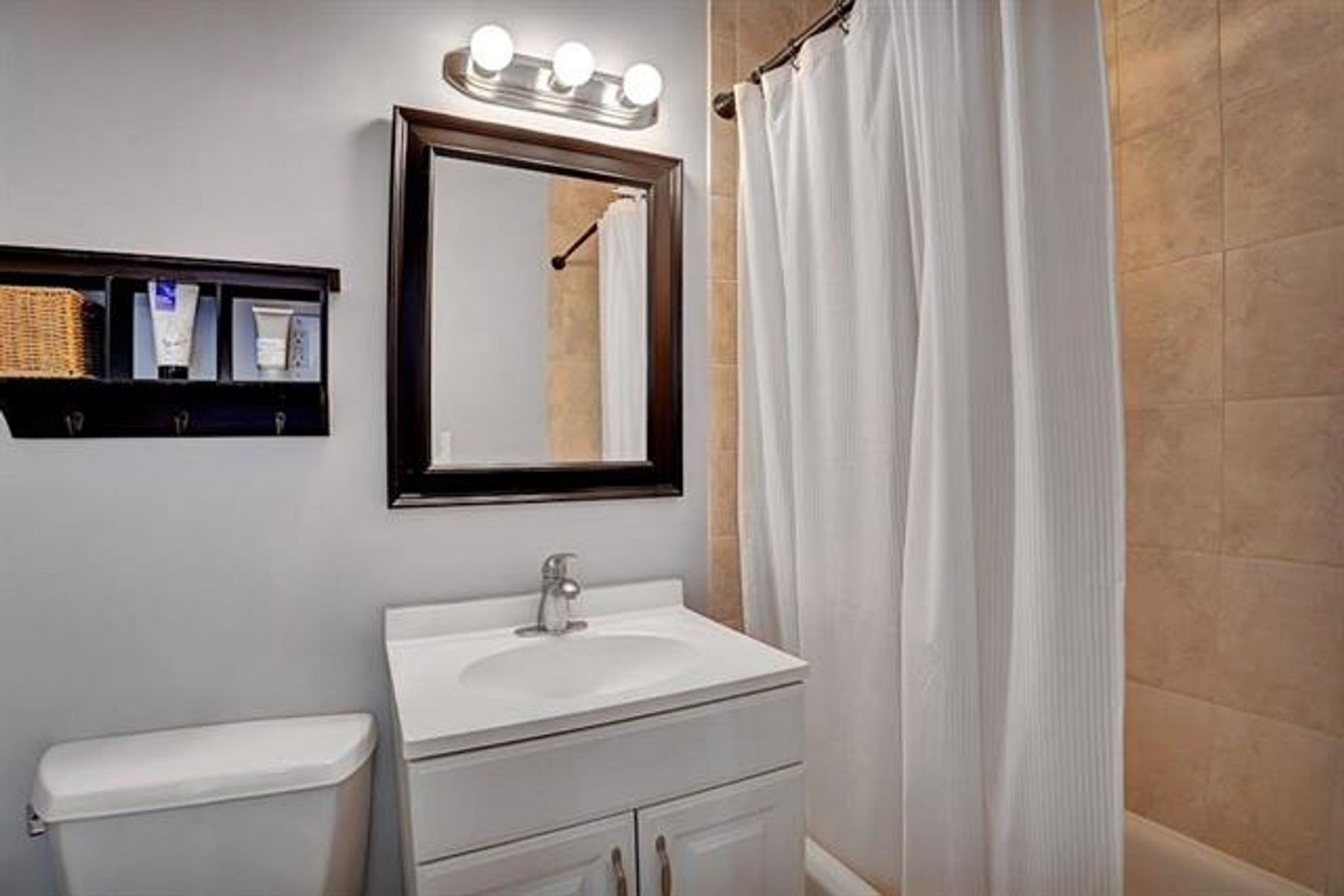135 Montgomery Street Unit 8-E