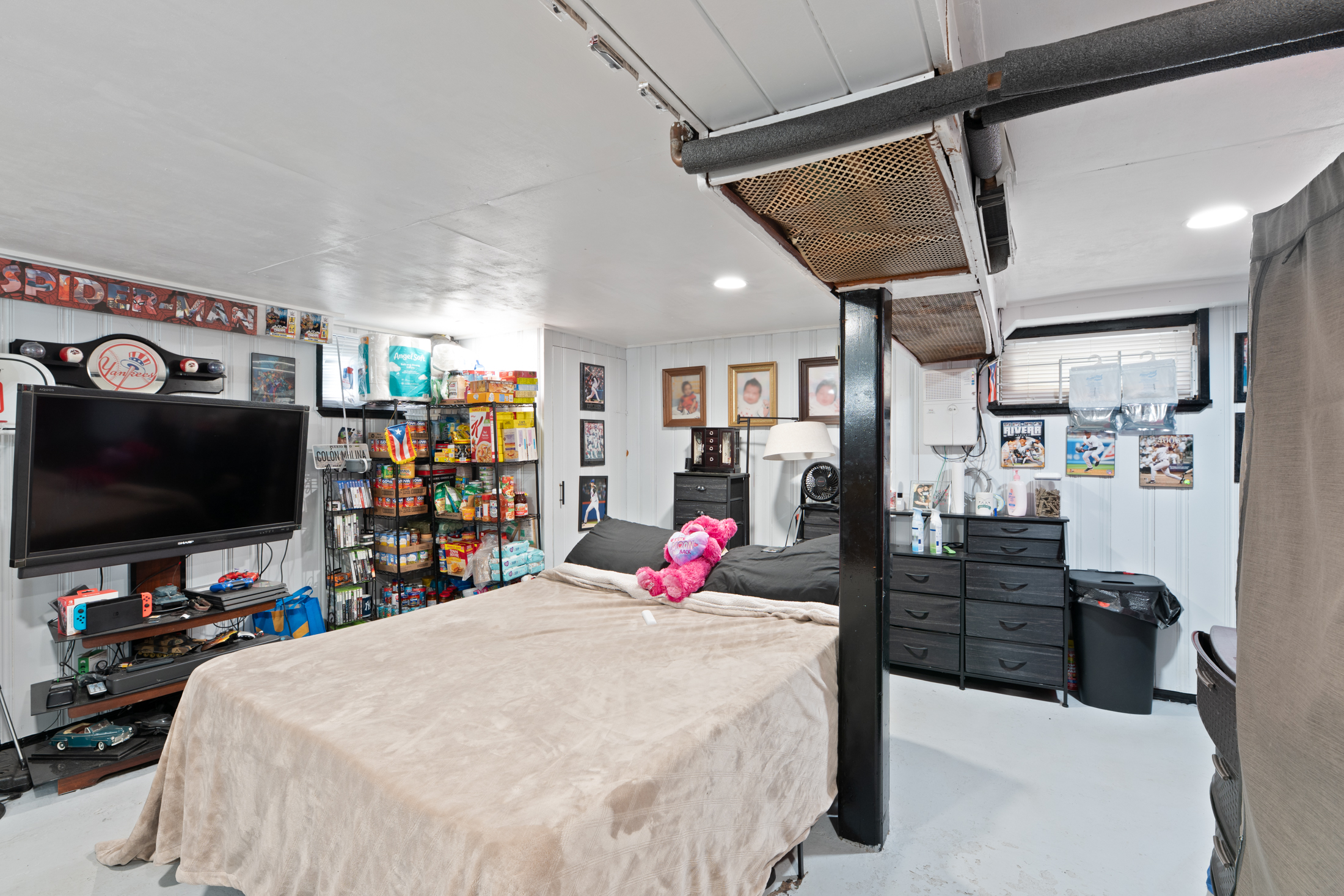 276 E 26th Street 