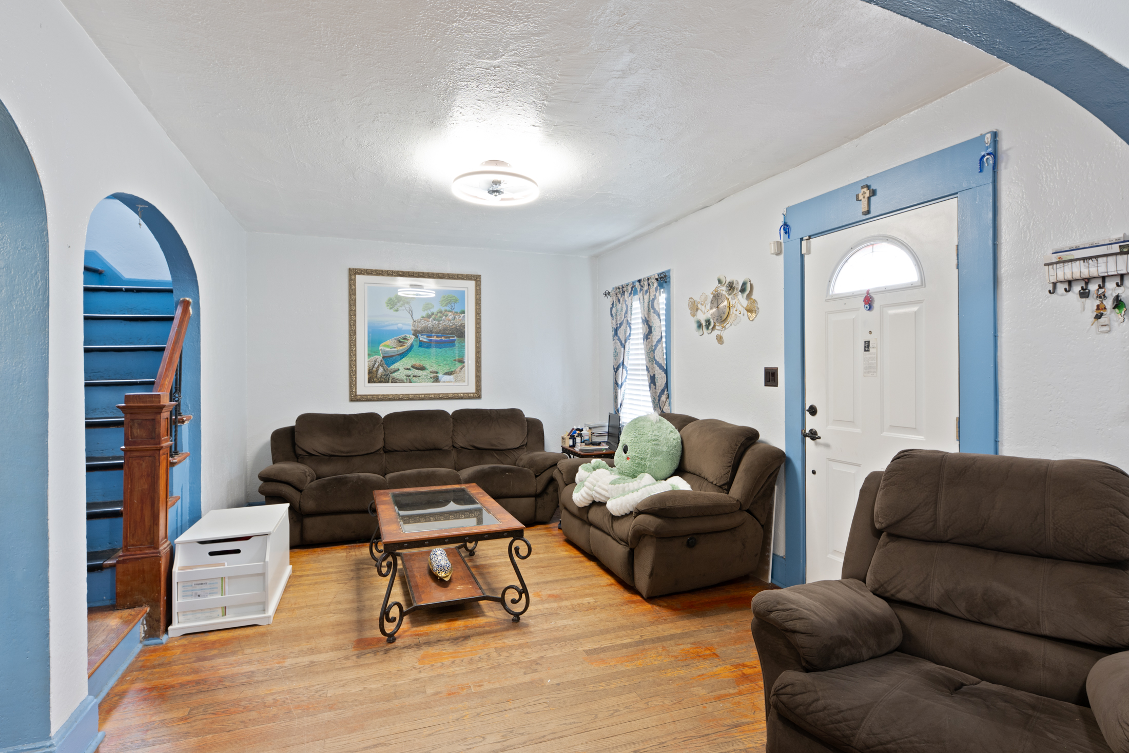 276 E 26th Street 