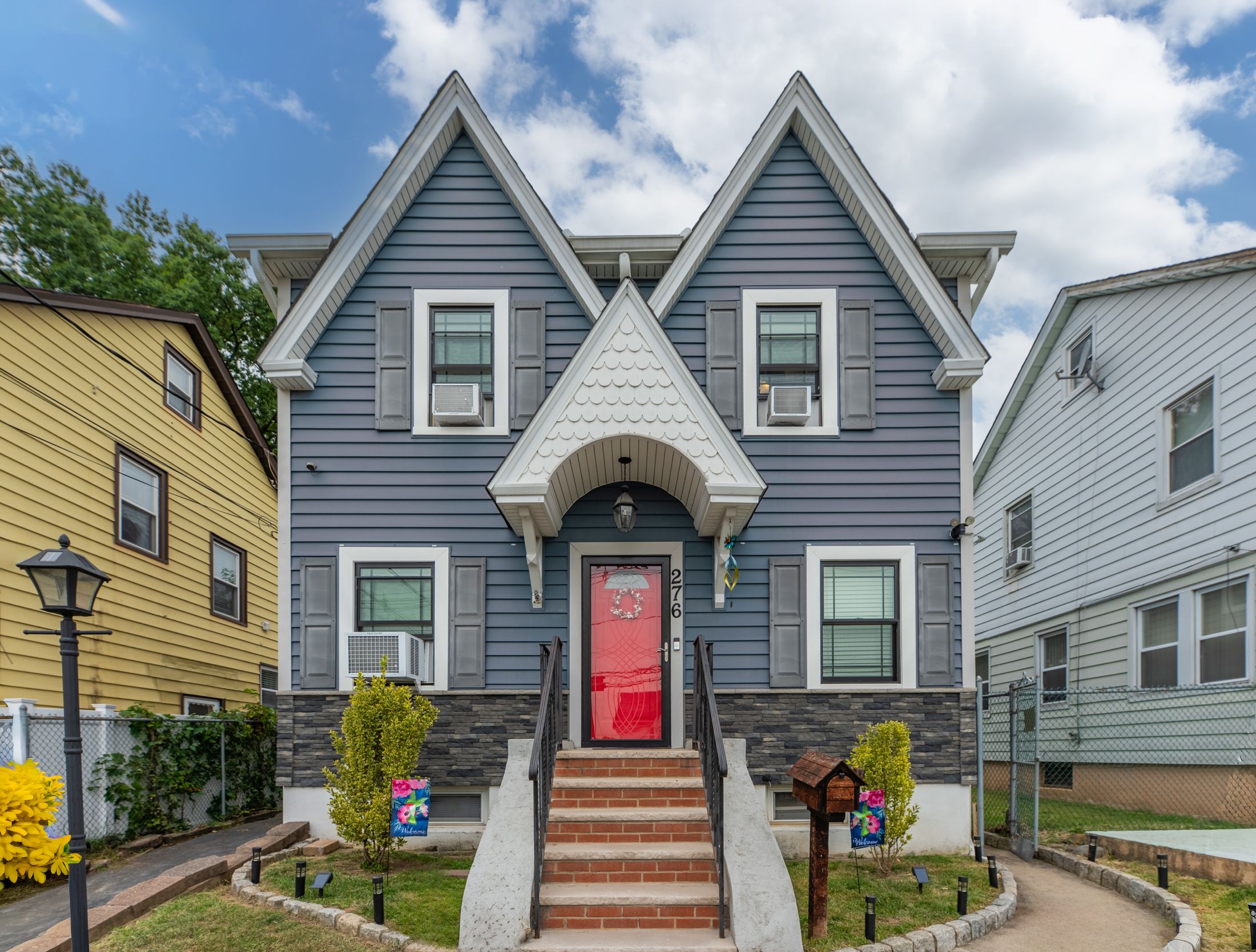 276 E 26th Street 