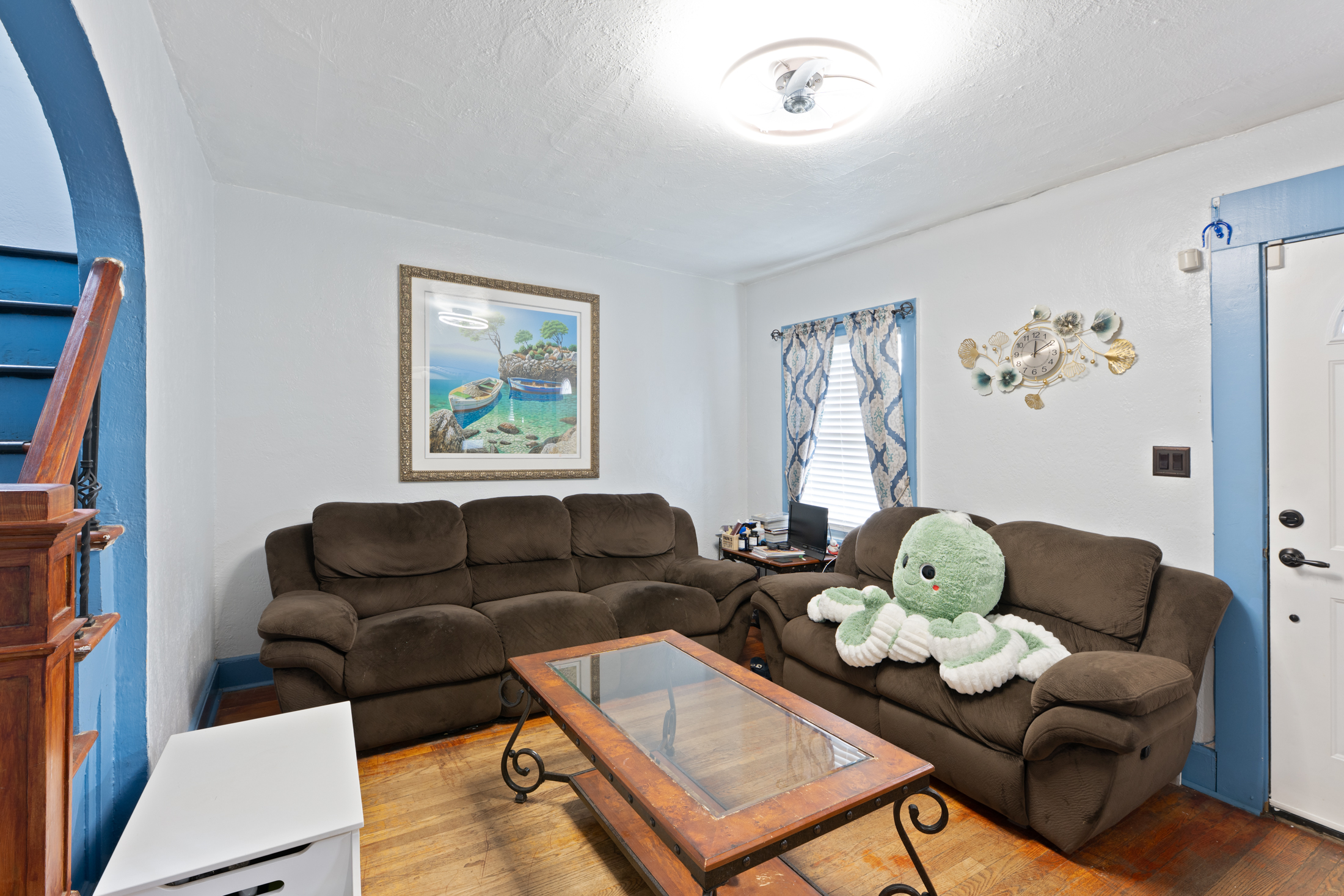 276 E 26th Street 