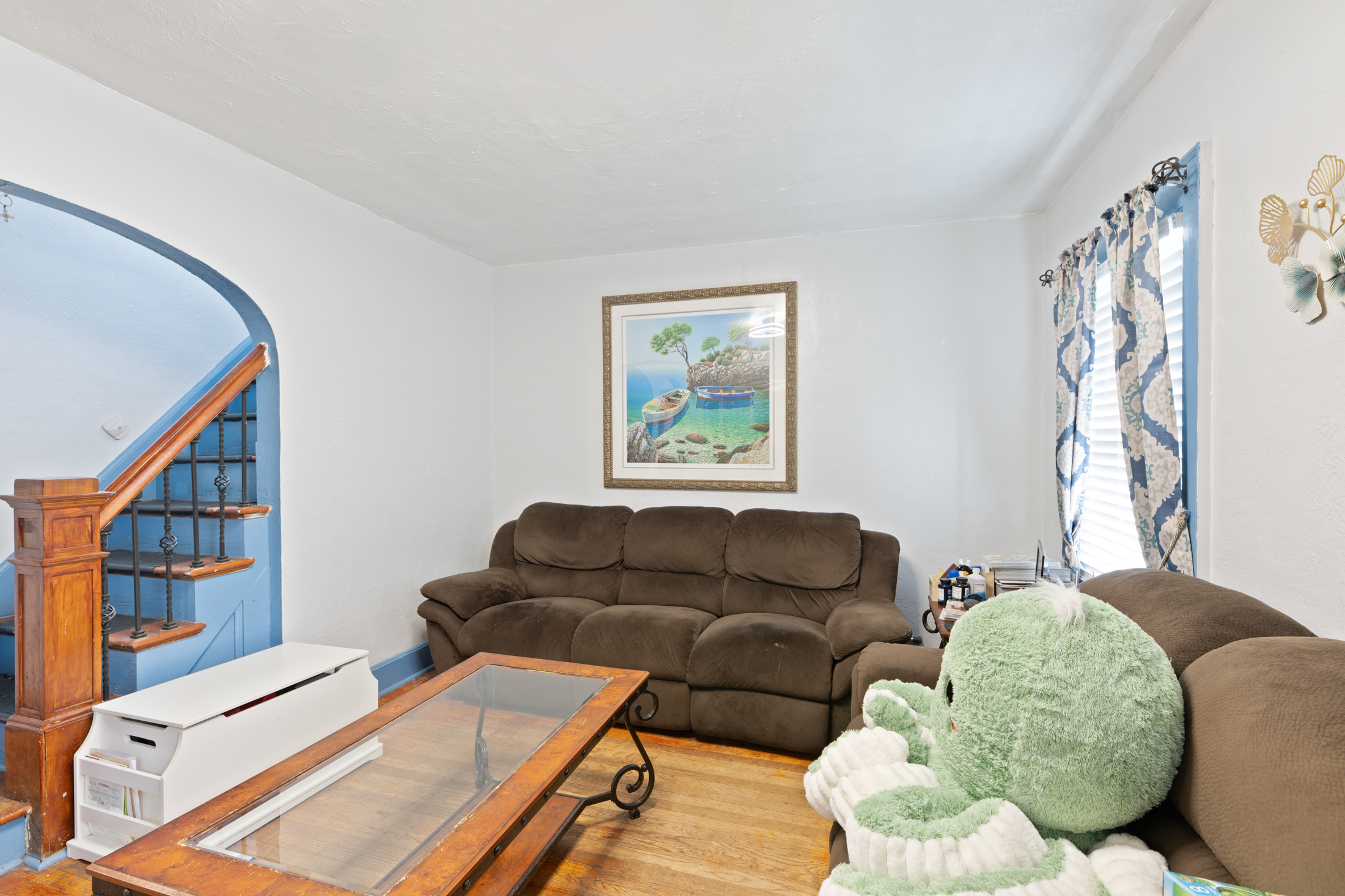 276 E 26th Street 