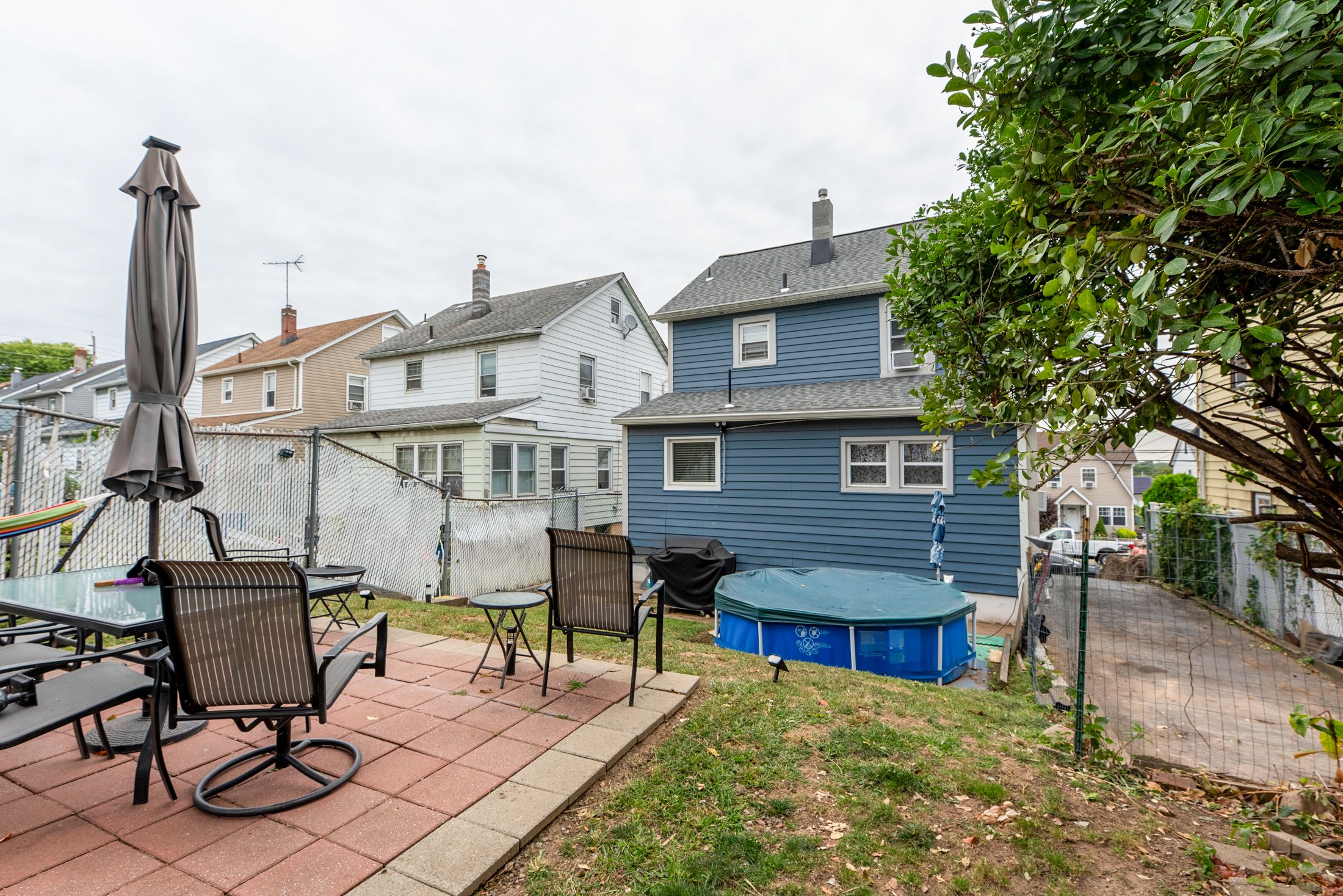 276 E 26th Street 
