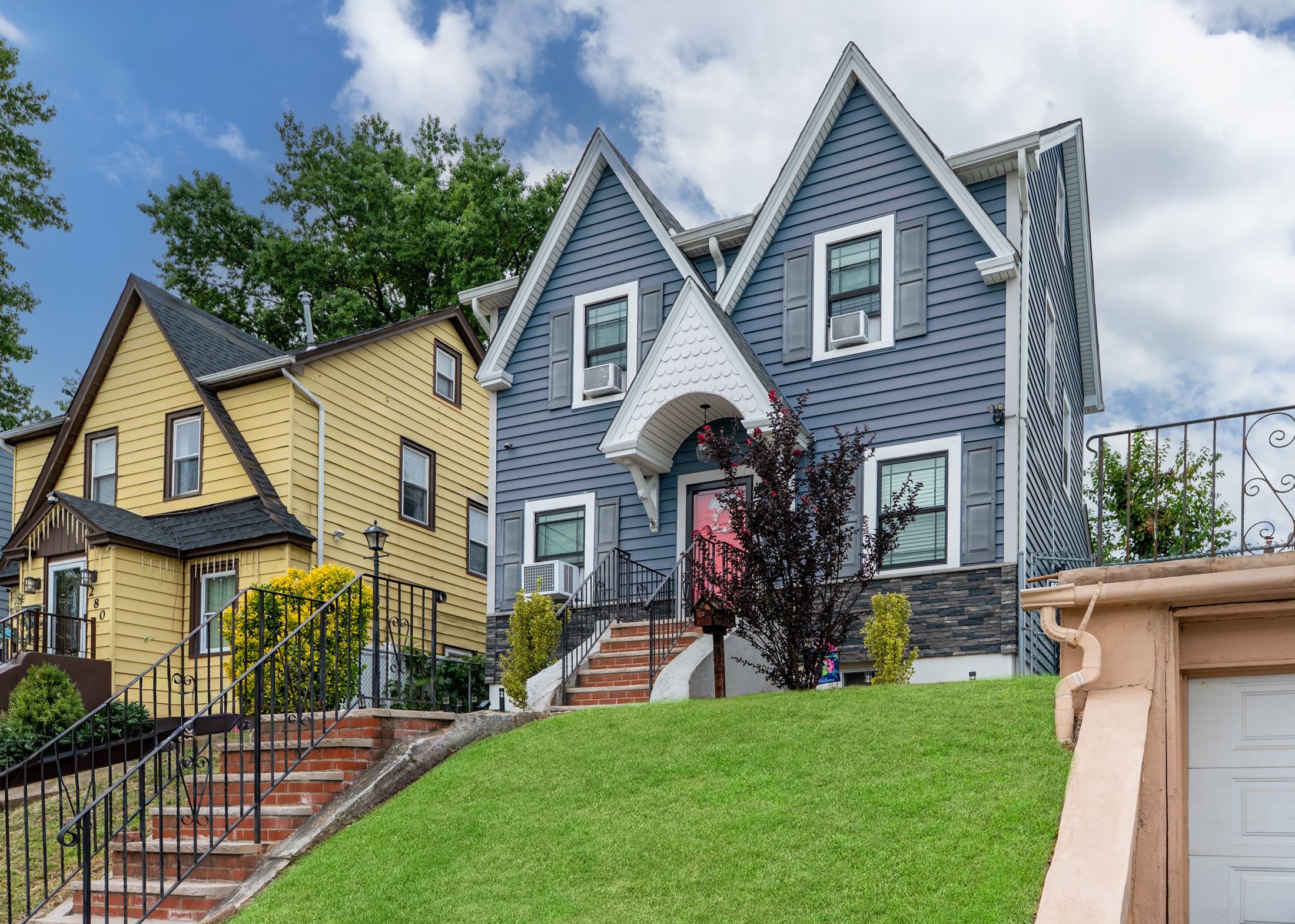 276 E 26th Street 
