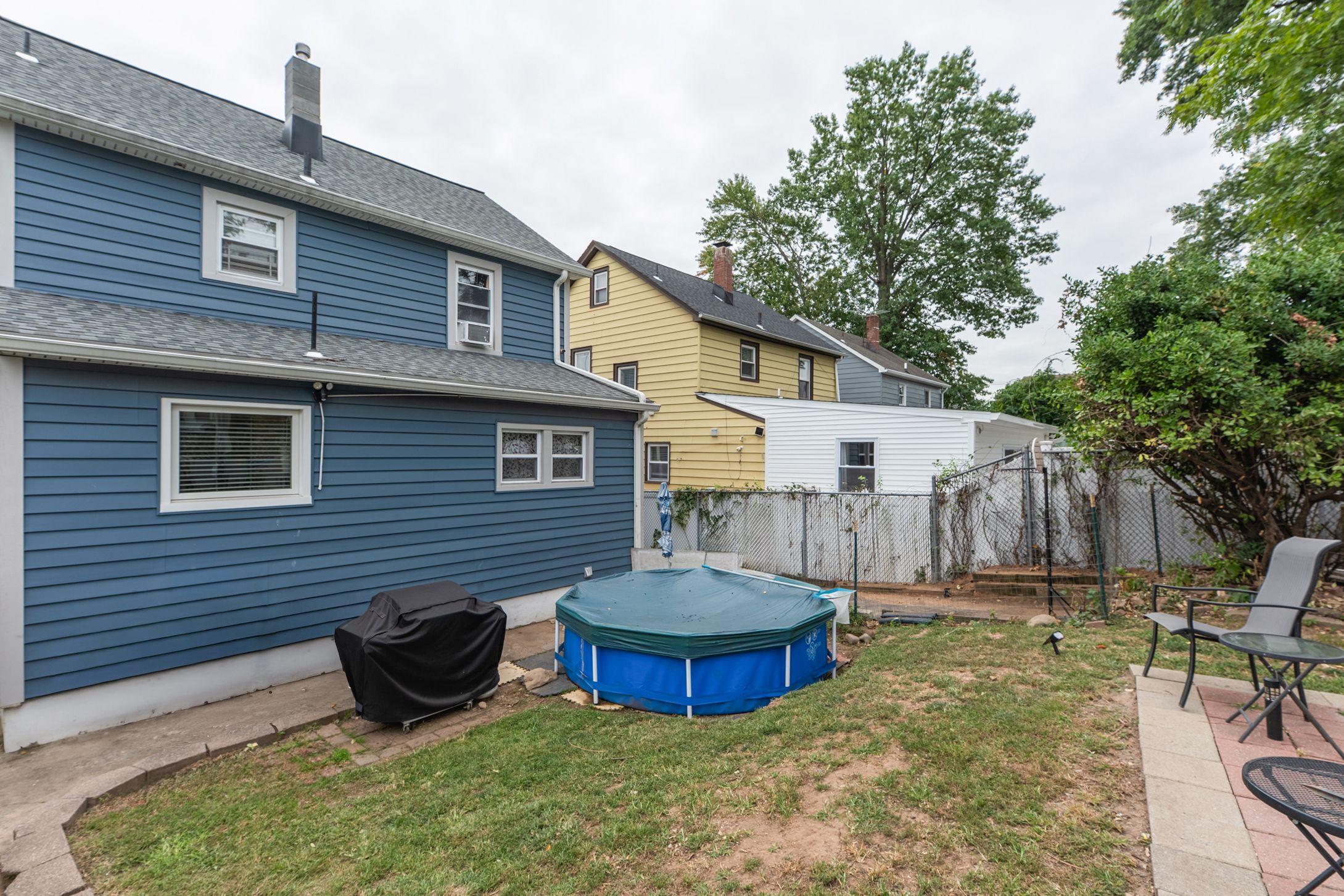 276 E 26th Street 