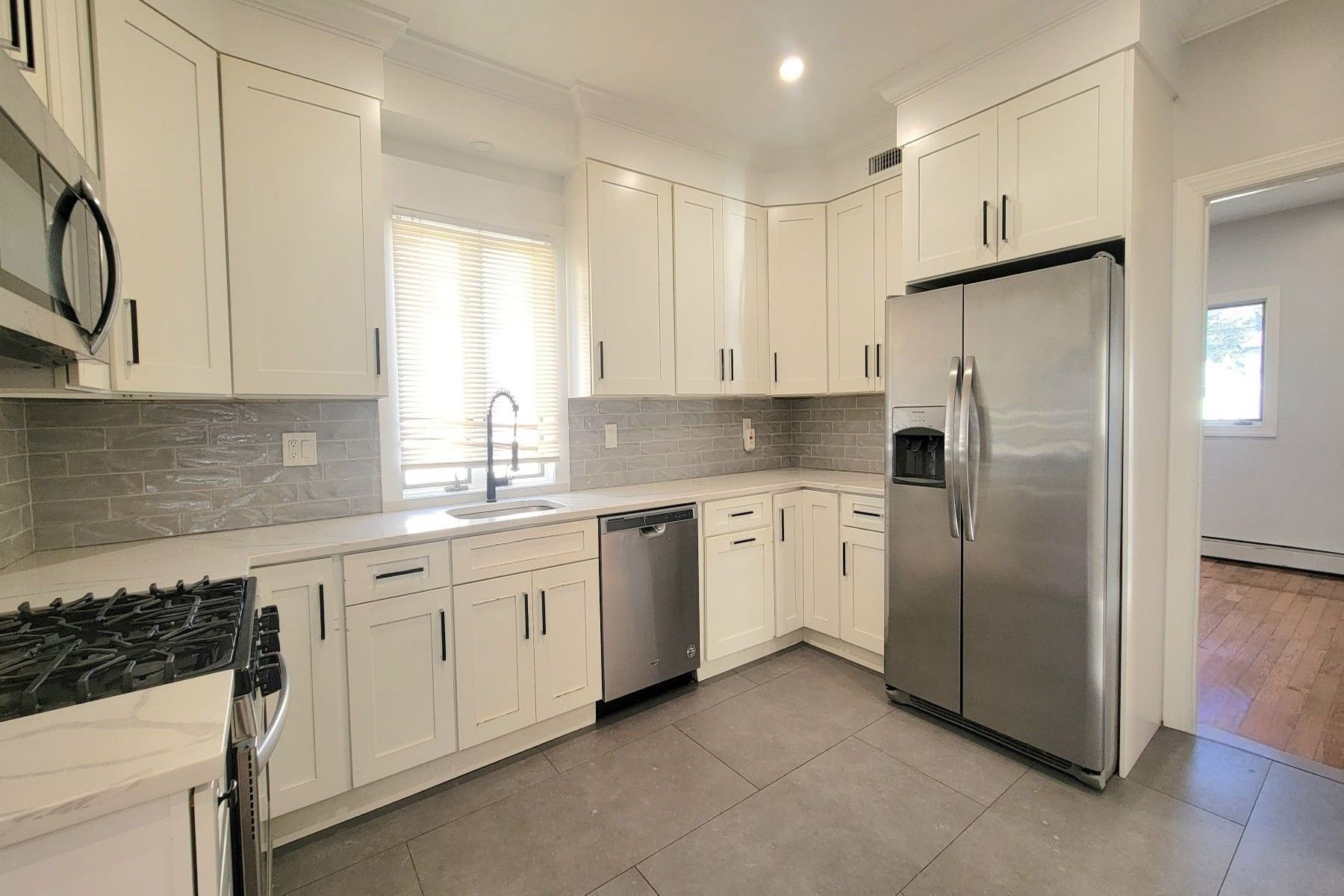 164 Main Unit# 1st floor