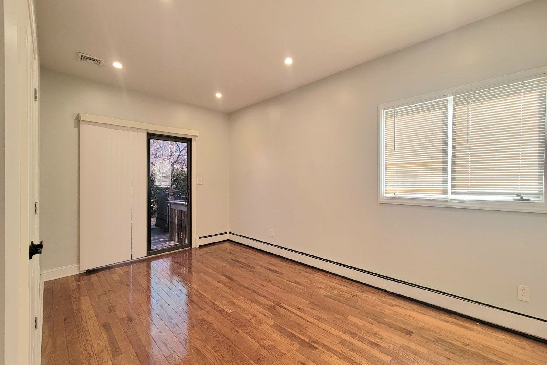 164 Main Unit# 1st floor