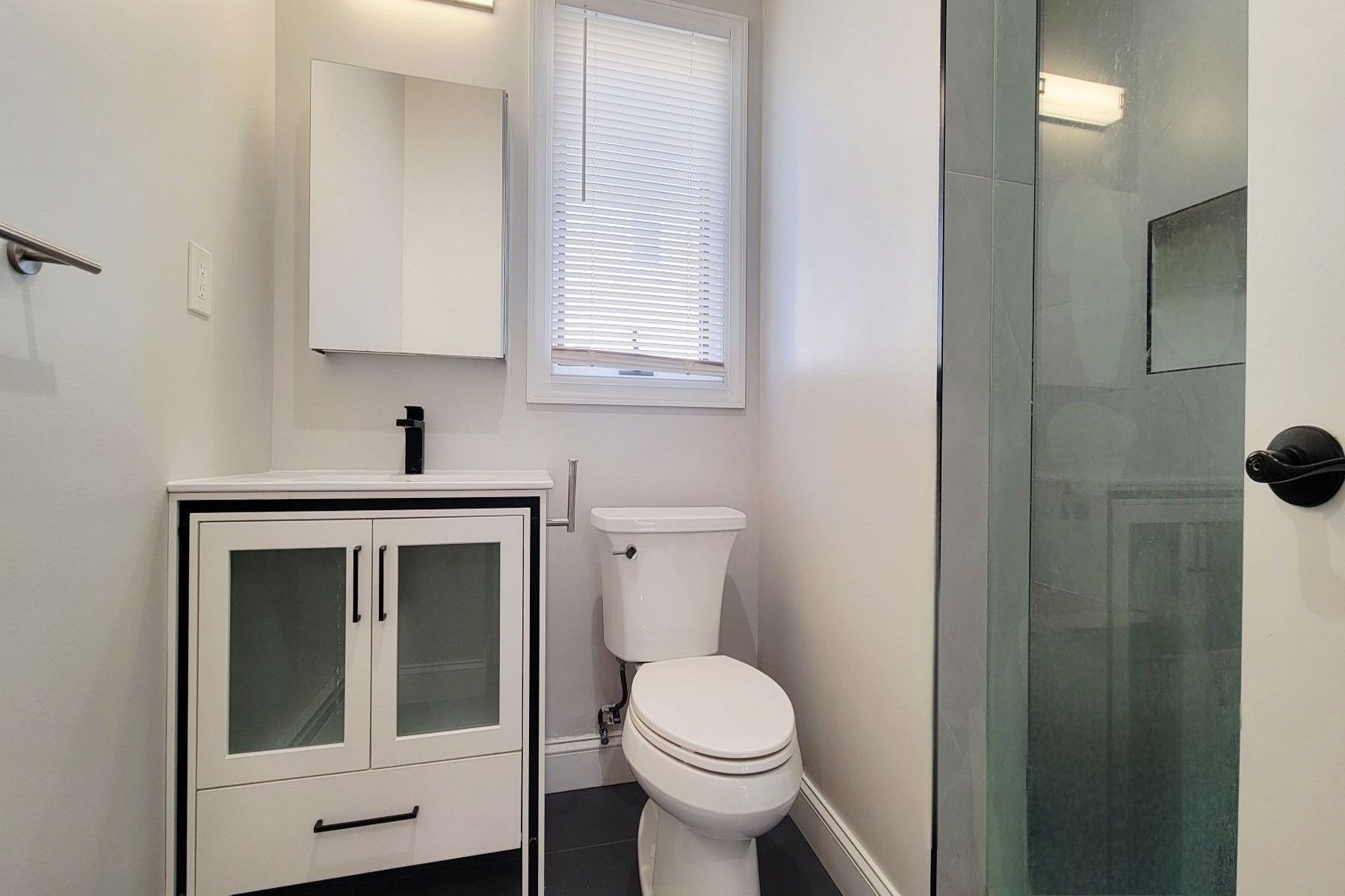 164 Main Unit# 1st floor