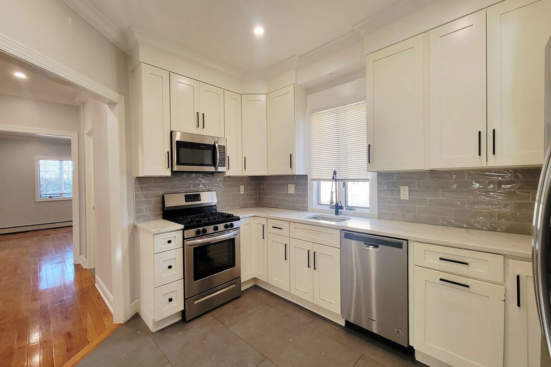 164 Main Unit# 1st floor