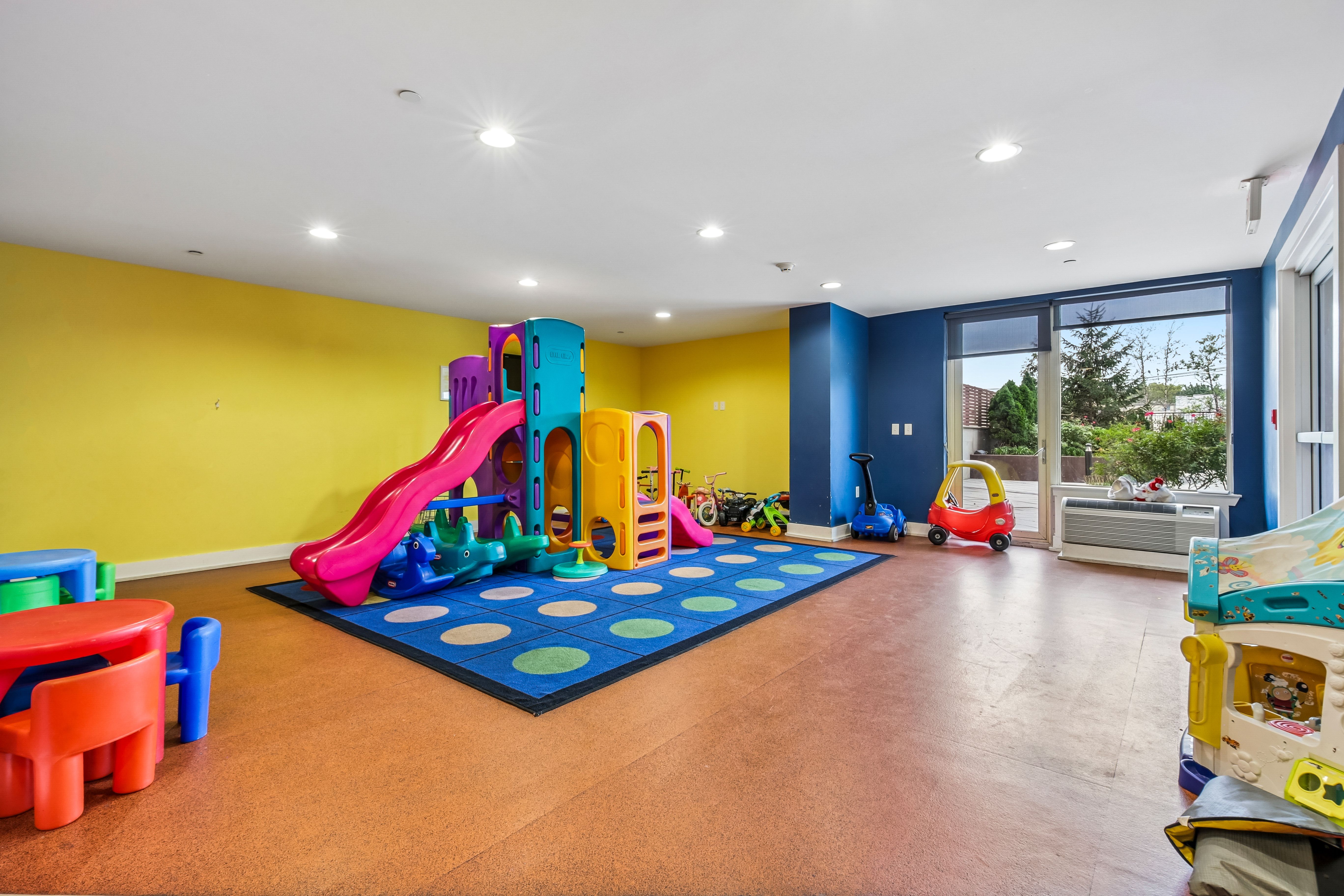 3312 Hudson Ave  #4F 