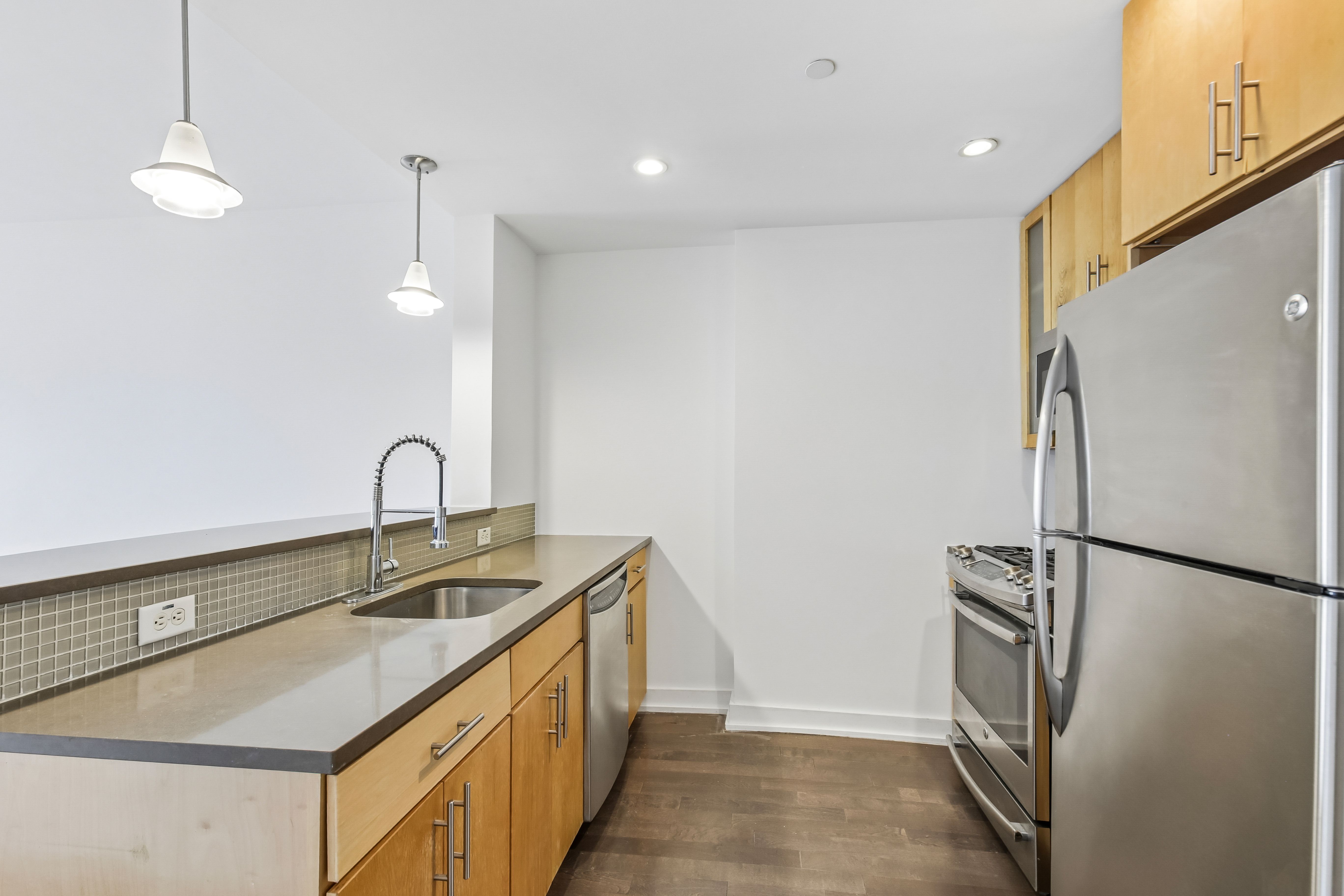 3312 Hudson Ave  #4F 