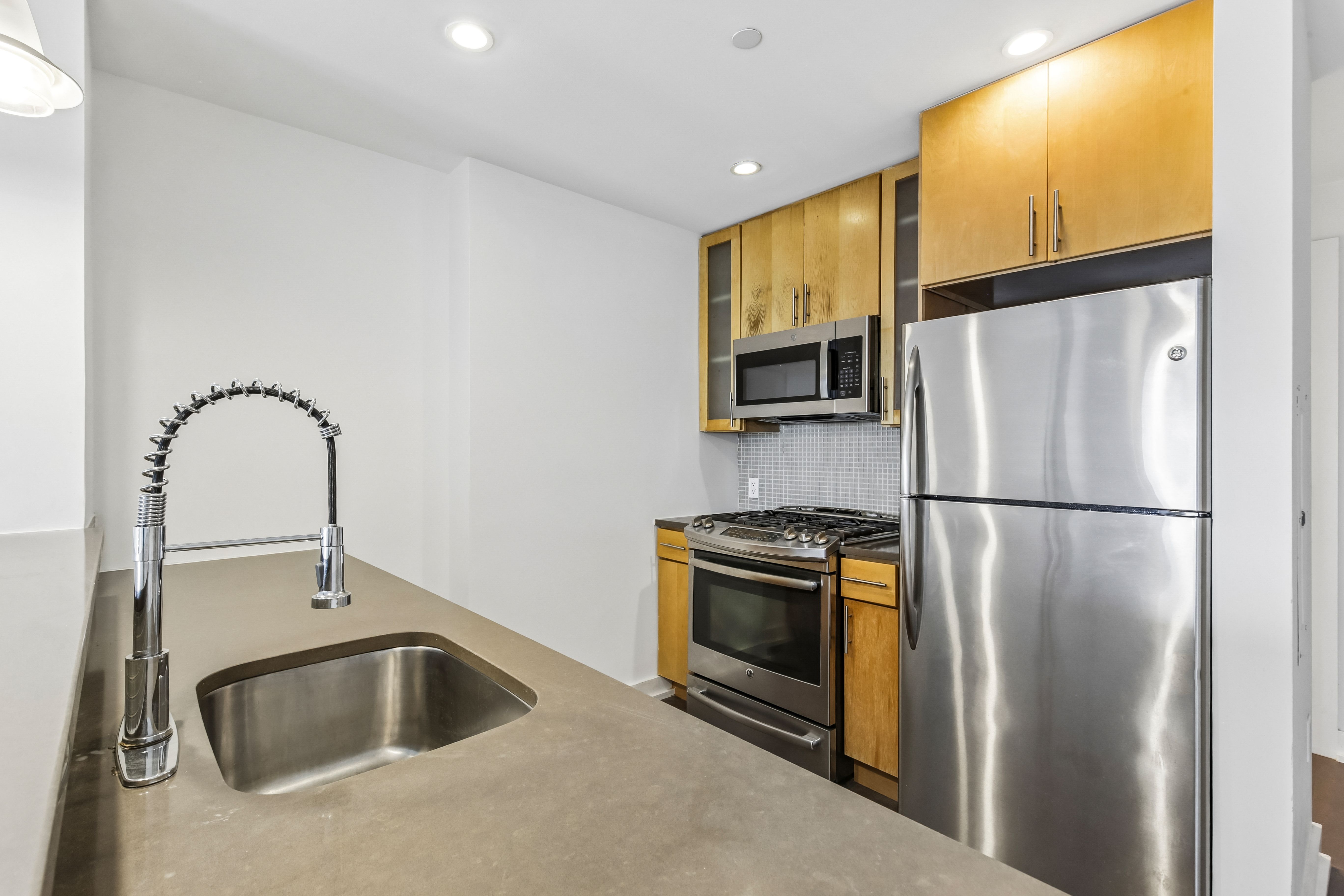 3312 Hudson Ave  #4F 