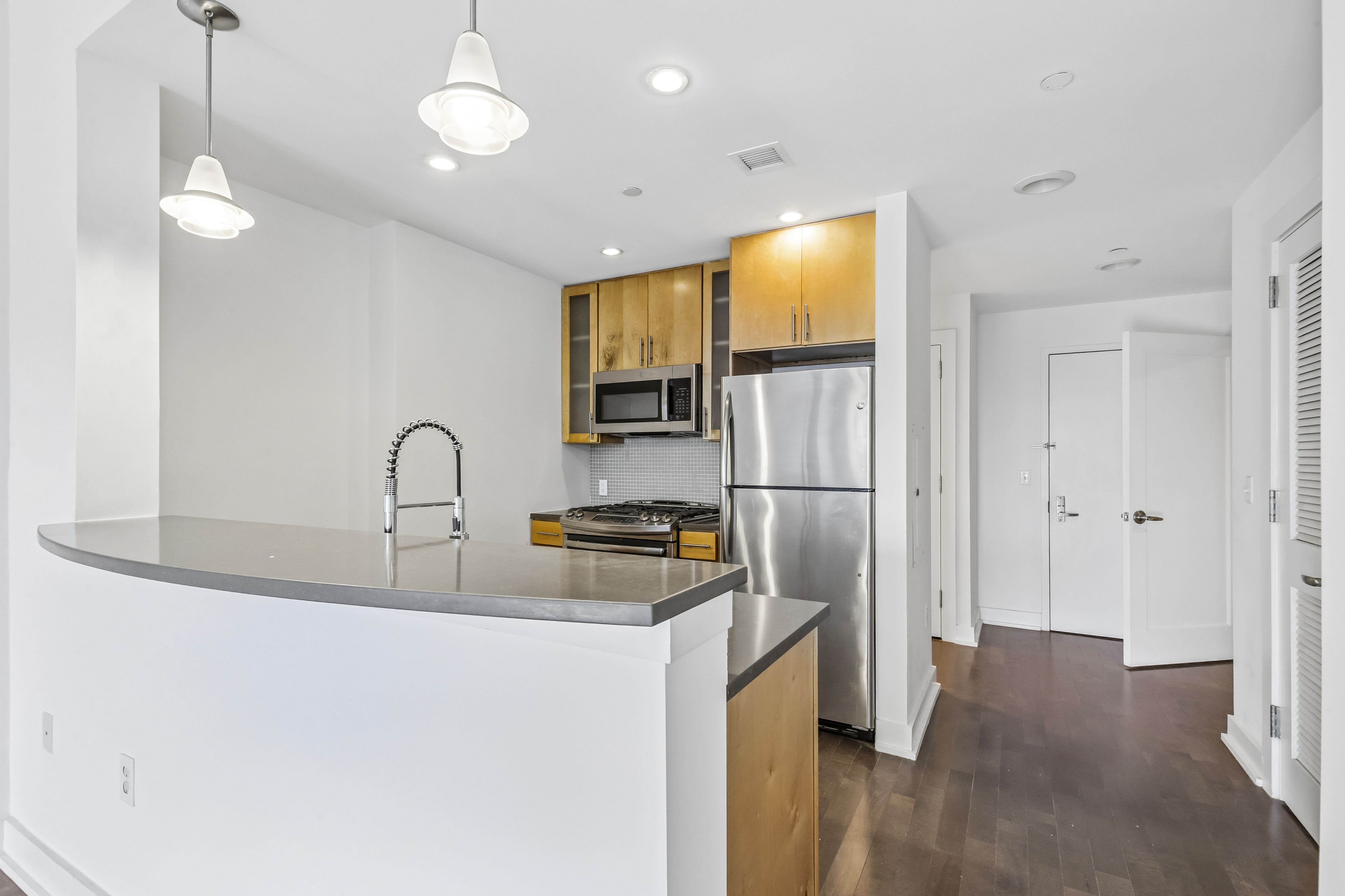 3312 Hudson Ave  #4F 