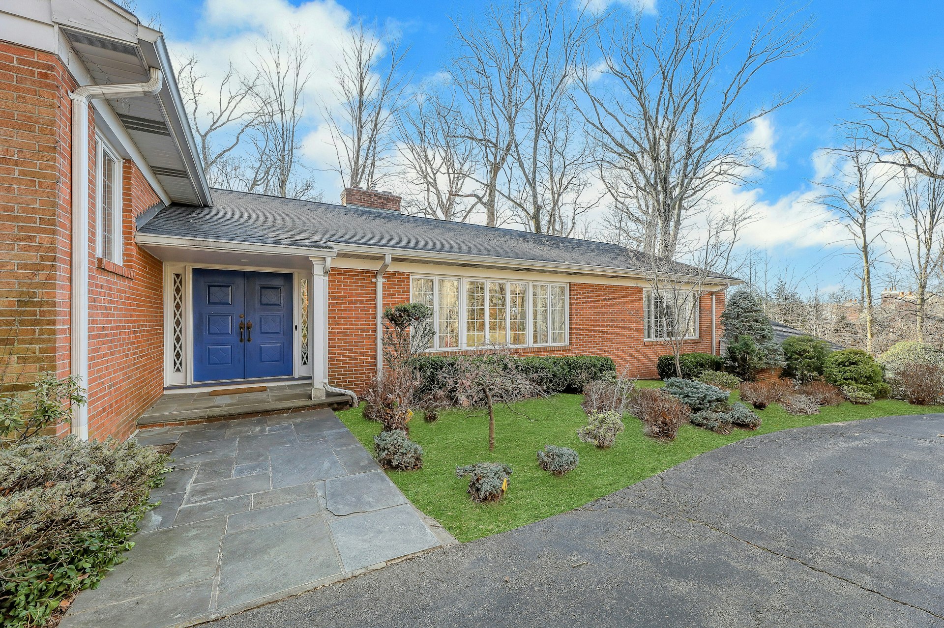 32 Litchfield Way