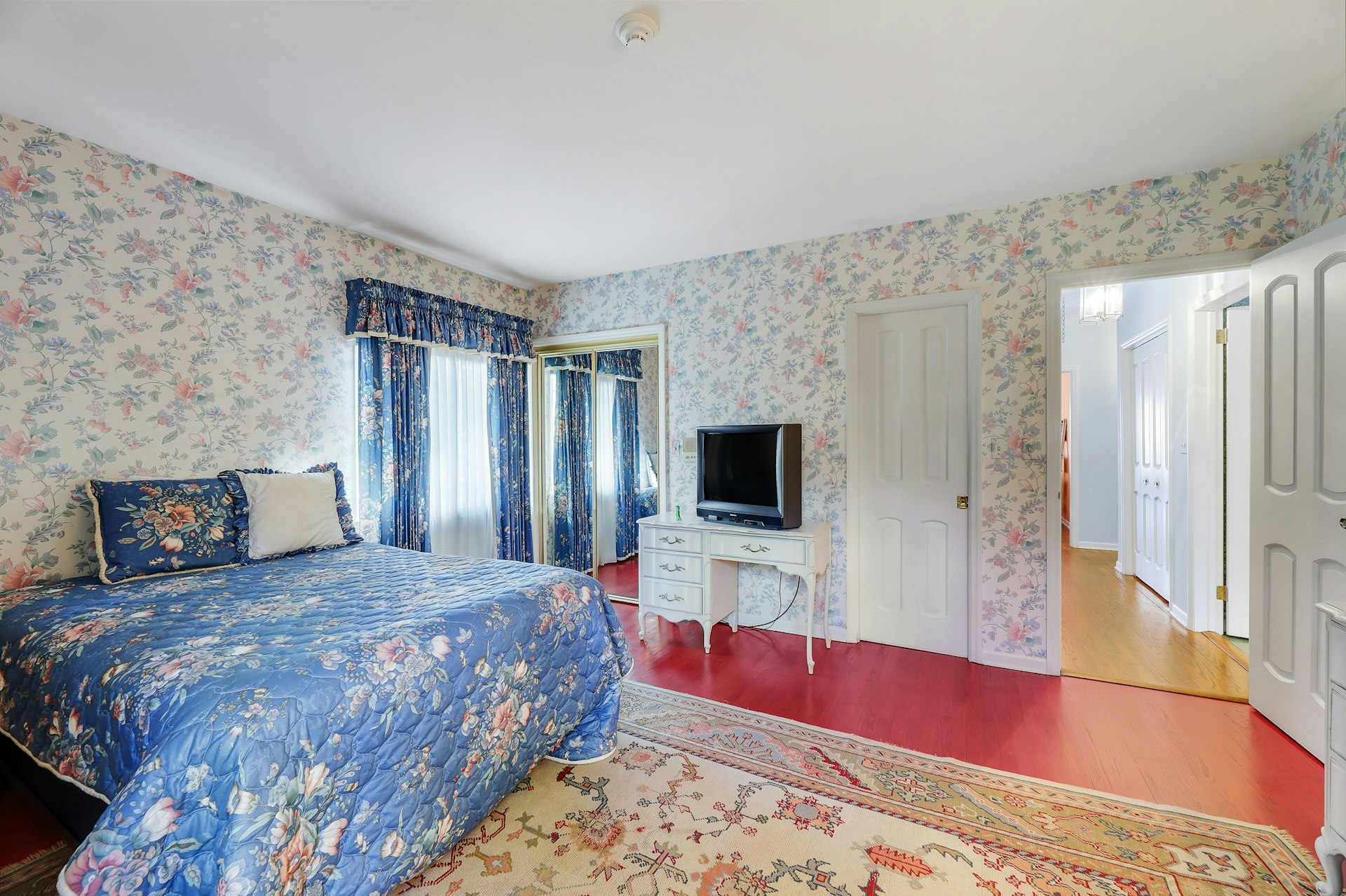 32 Litchfield Way