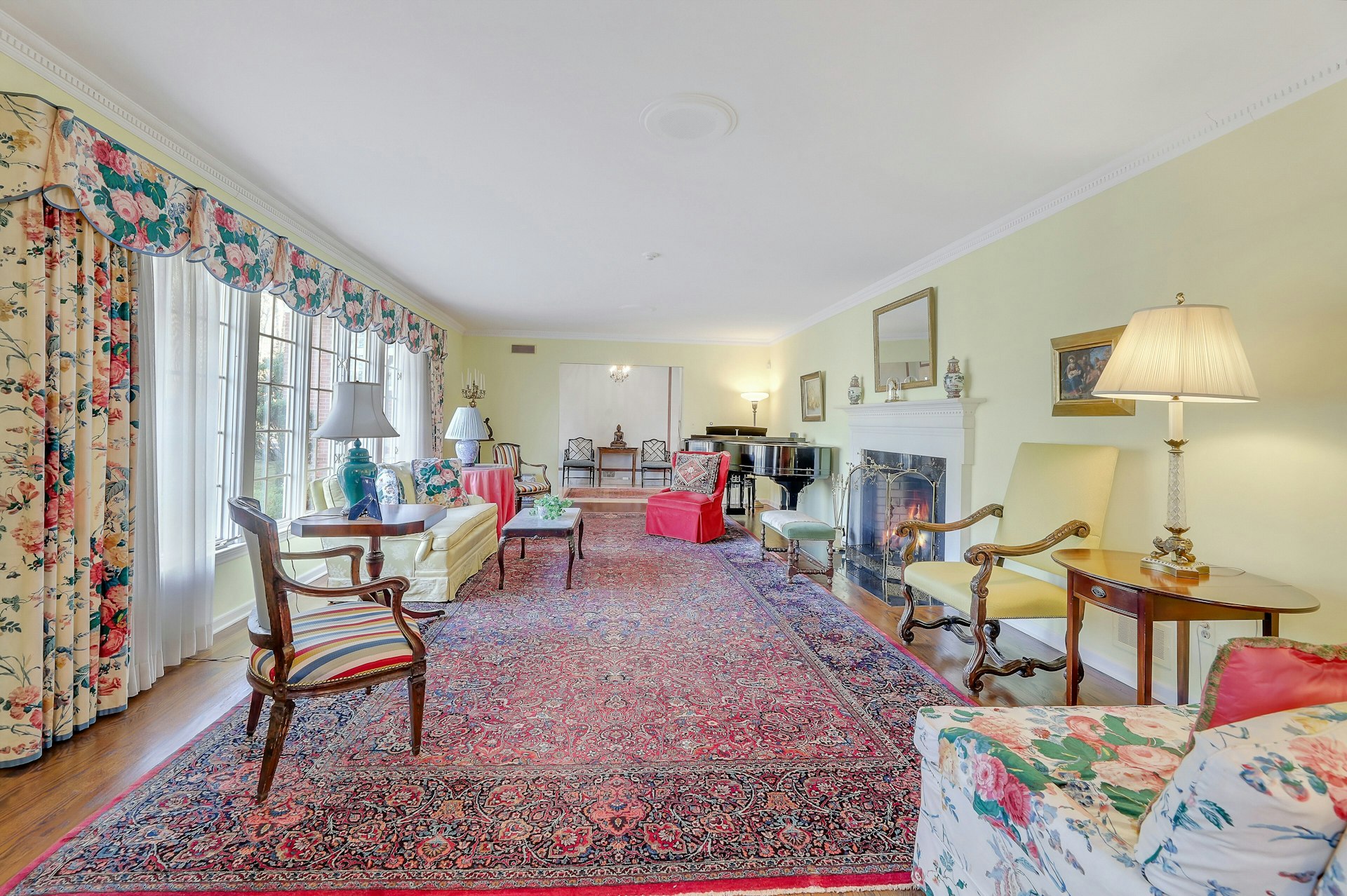 32 Litchfield Way
