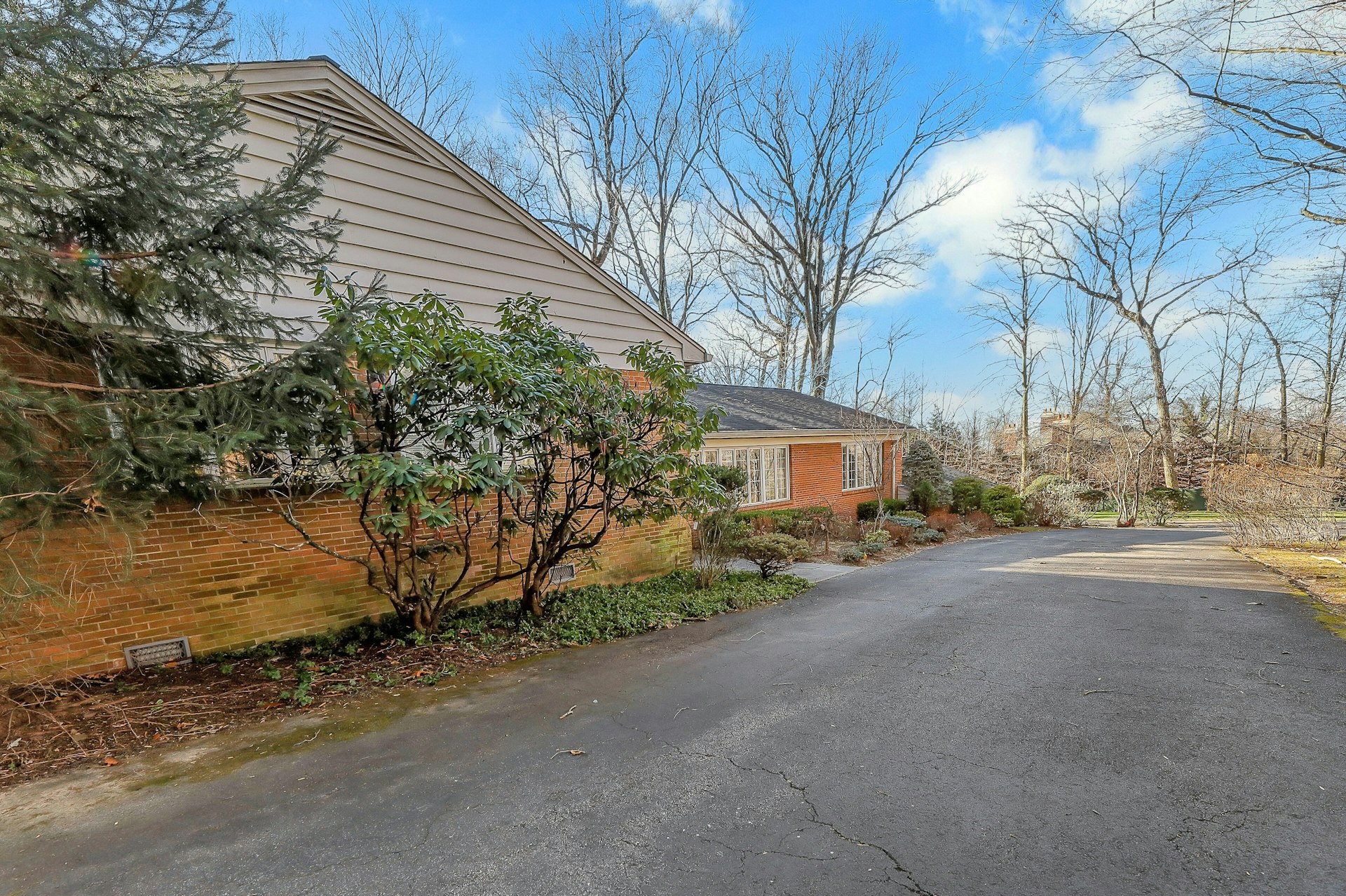 32 Litchfield Way