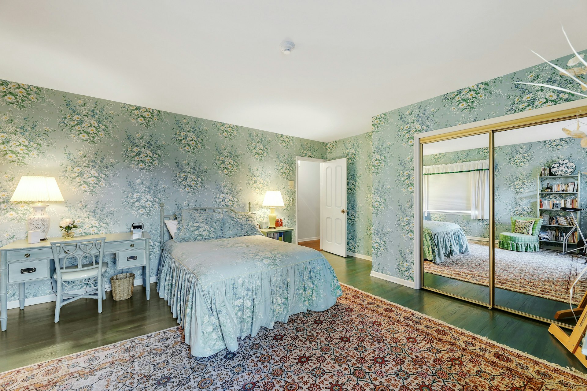 32 Litchfield Way