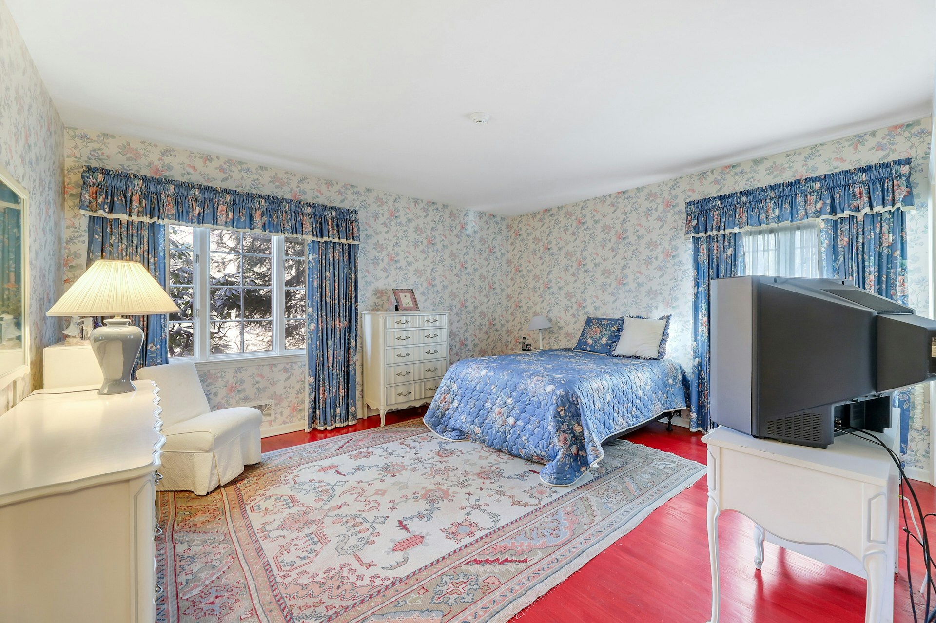 32 Litchfield Way