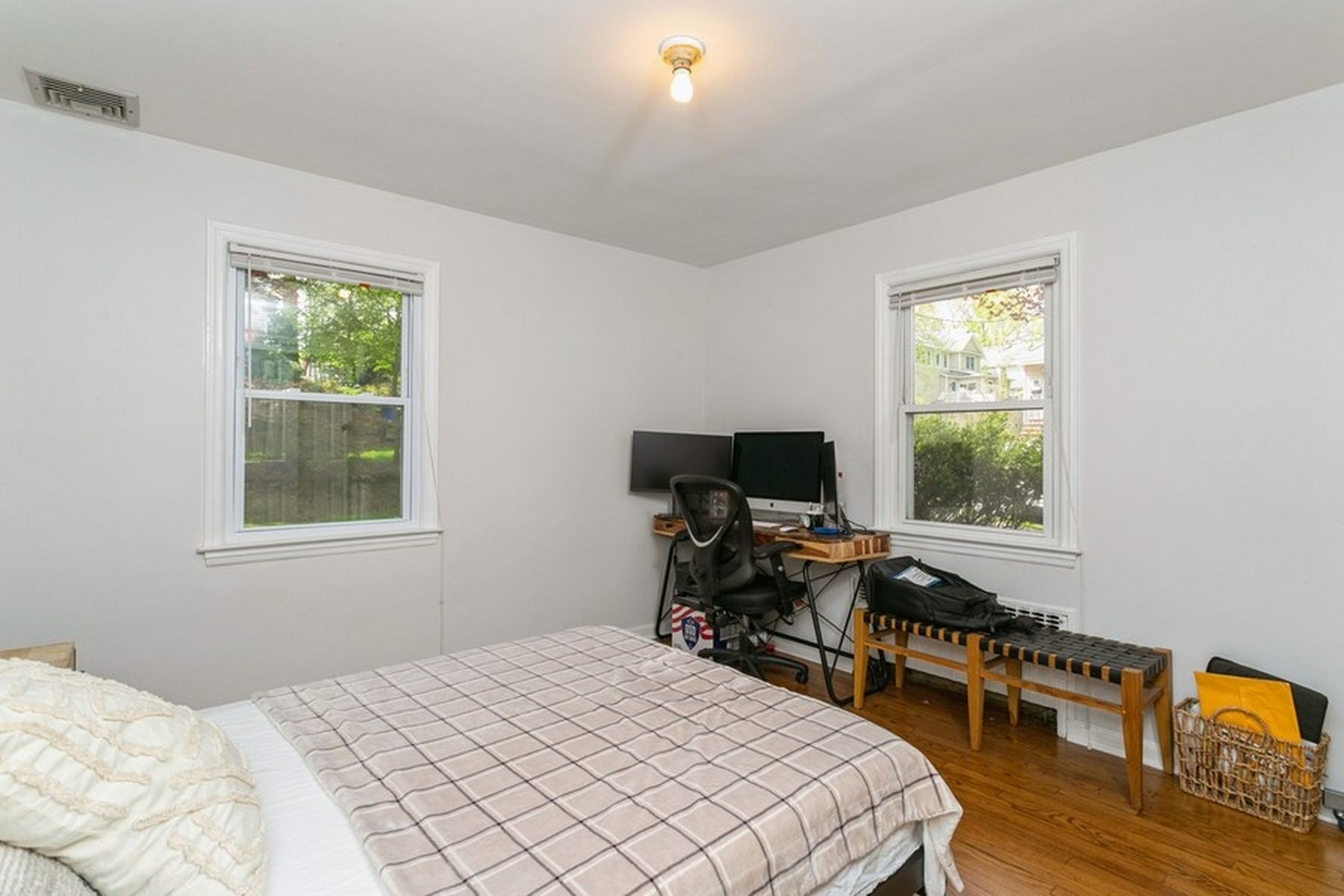 160 Magnolia