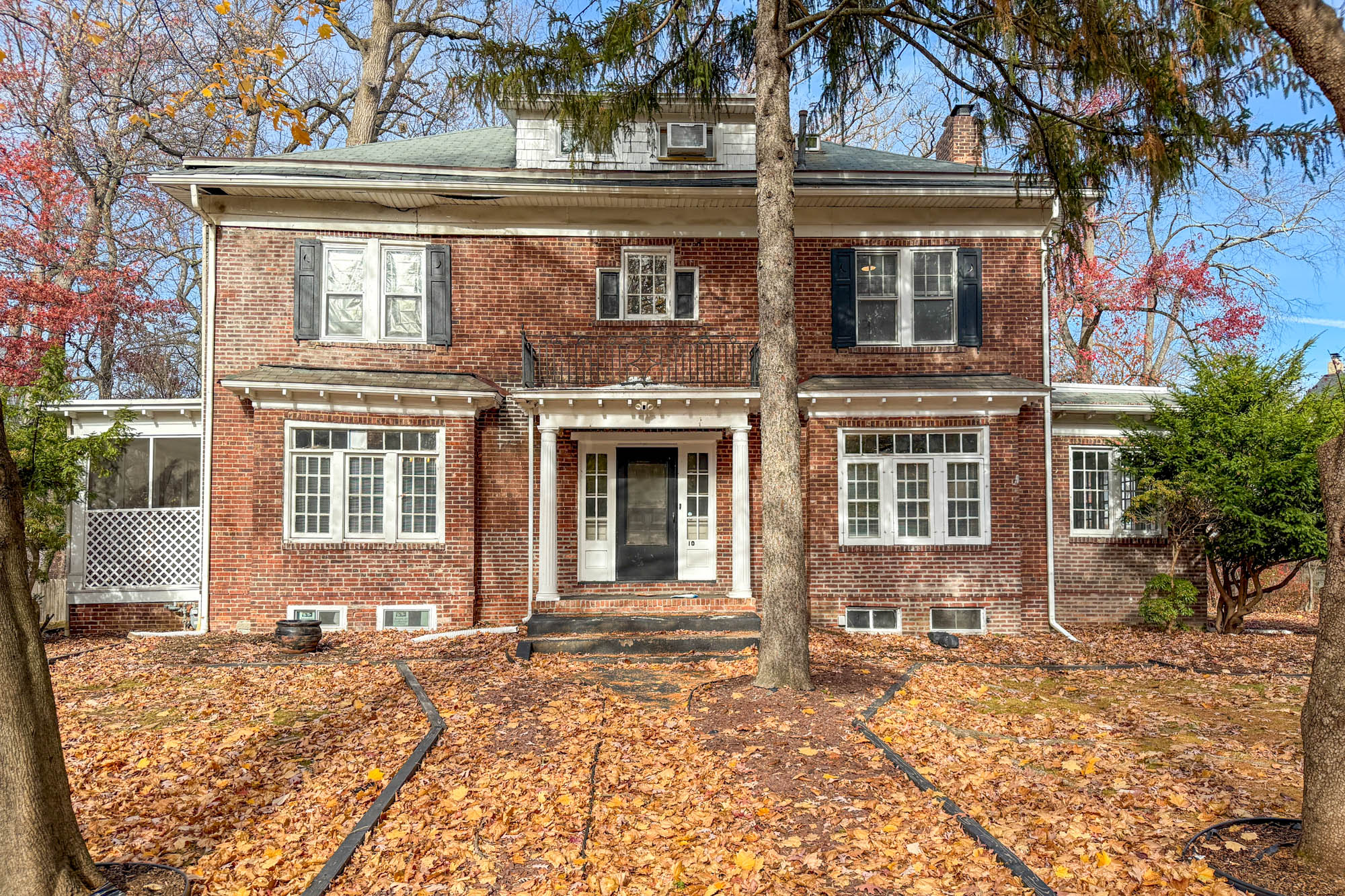10 Whittier Avenue