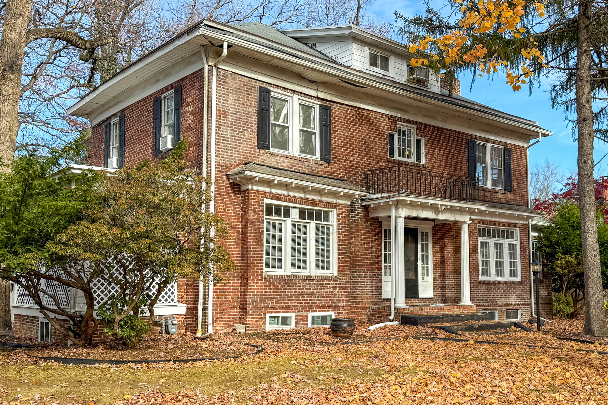 10 Whittier Avenue