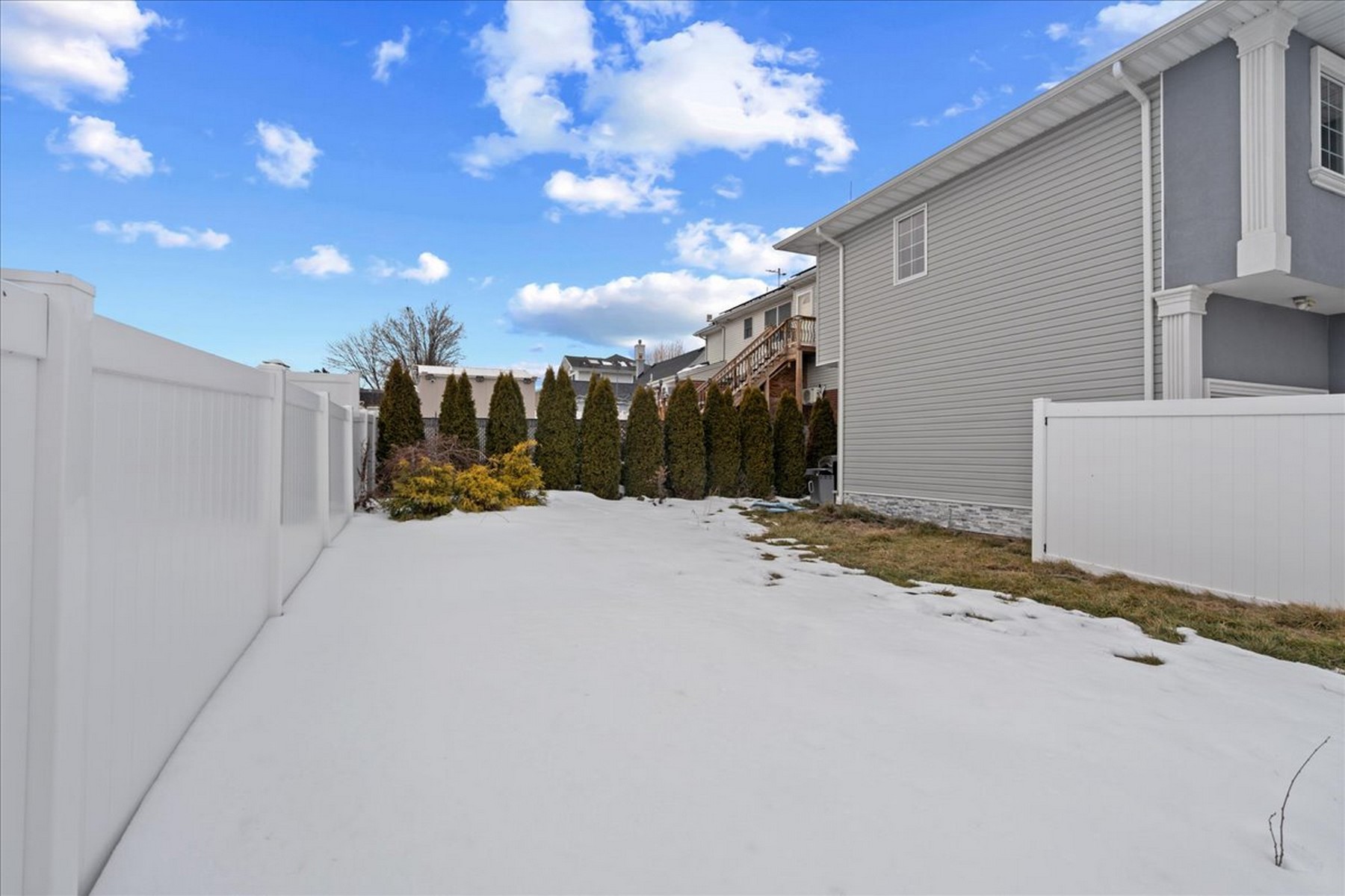 86 Hillman Drive 