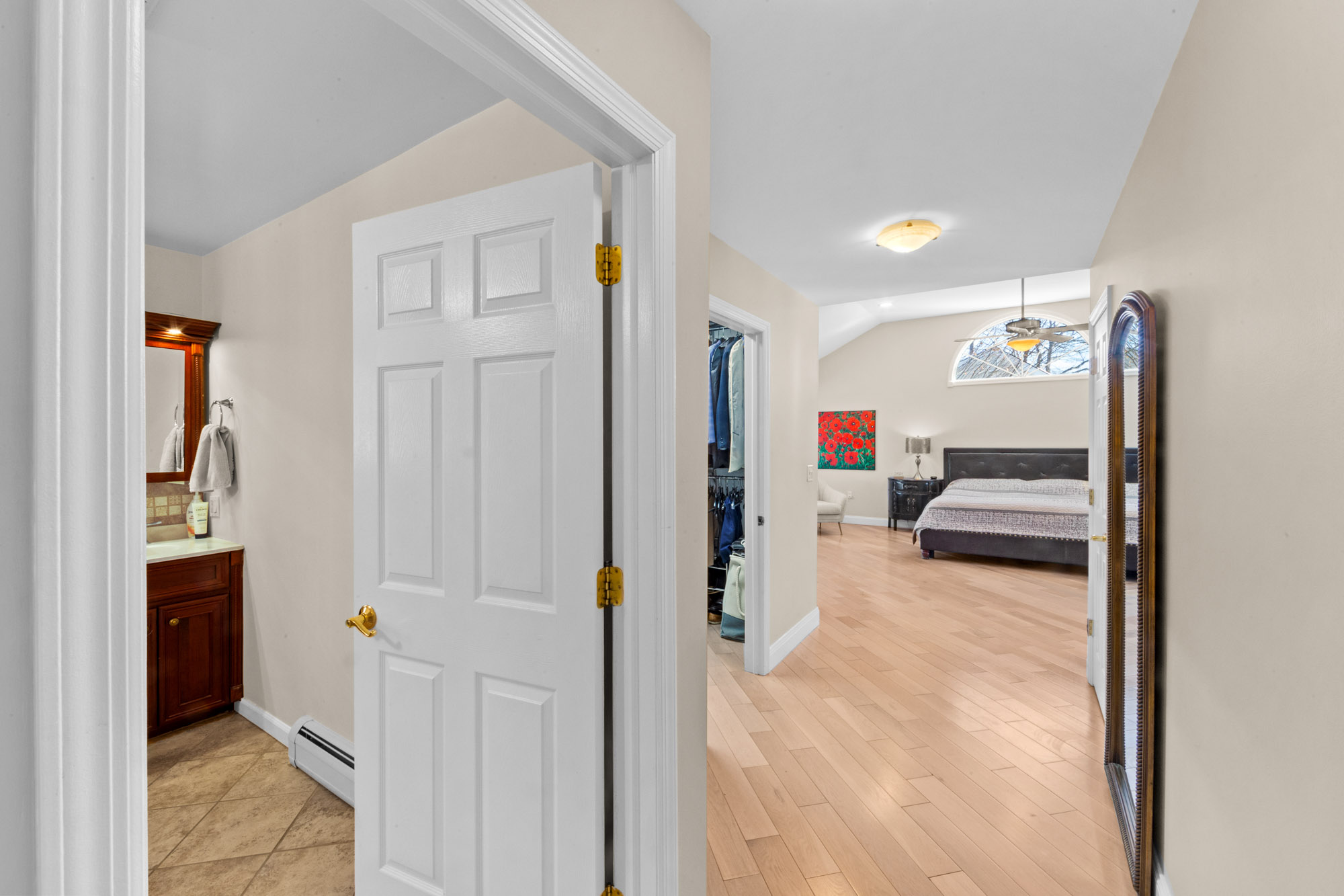 605 Gladys Court
