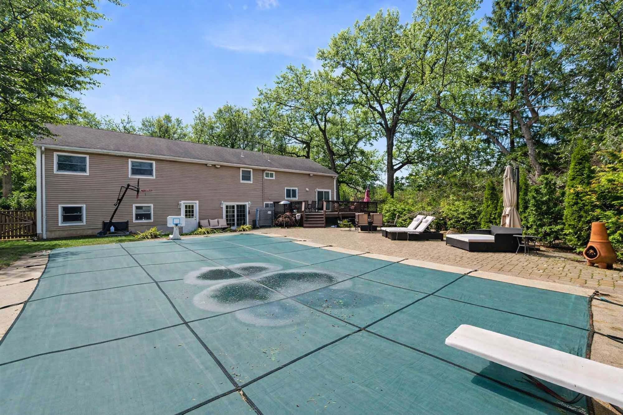 605 Gladys Court
