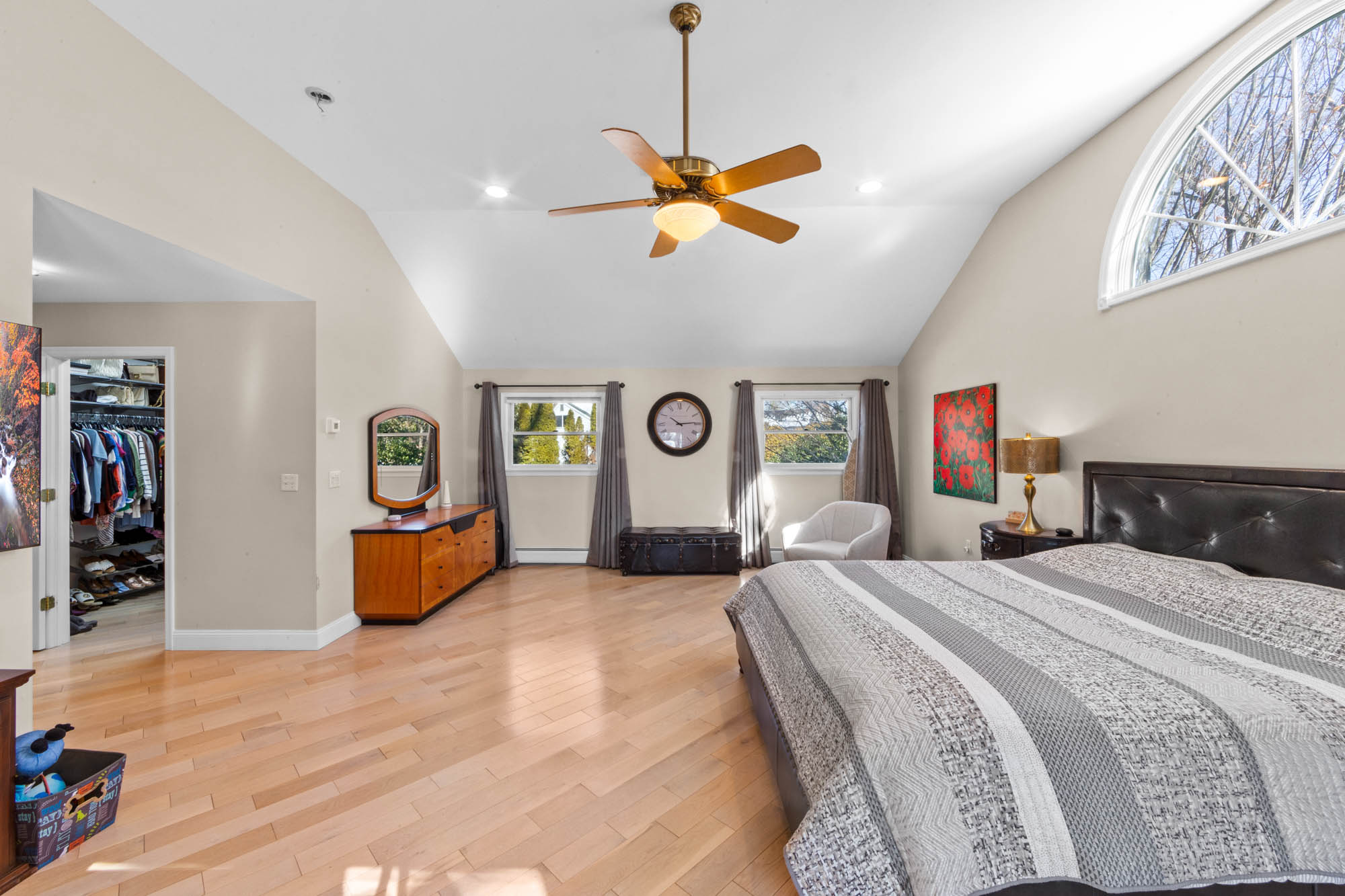 605 Gladys Court