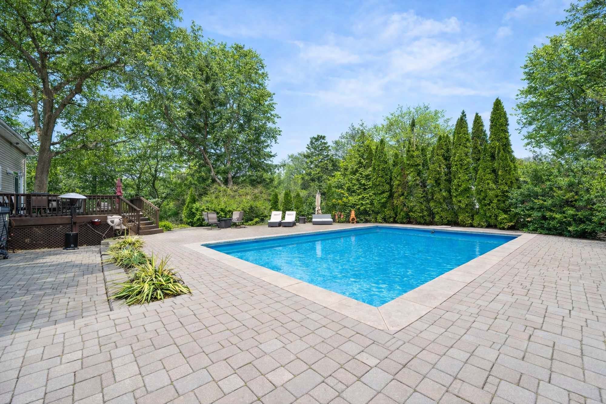 605 Gladys Court