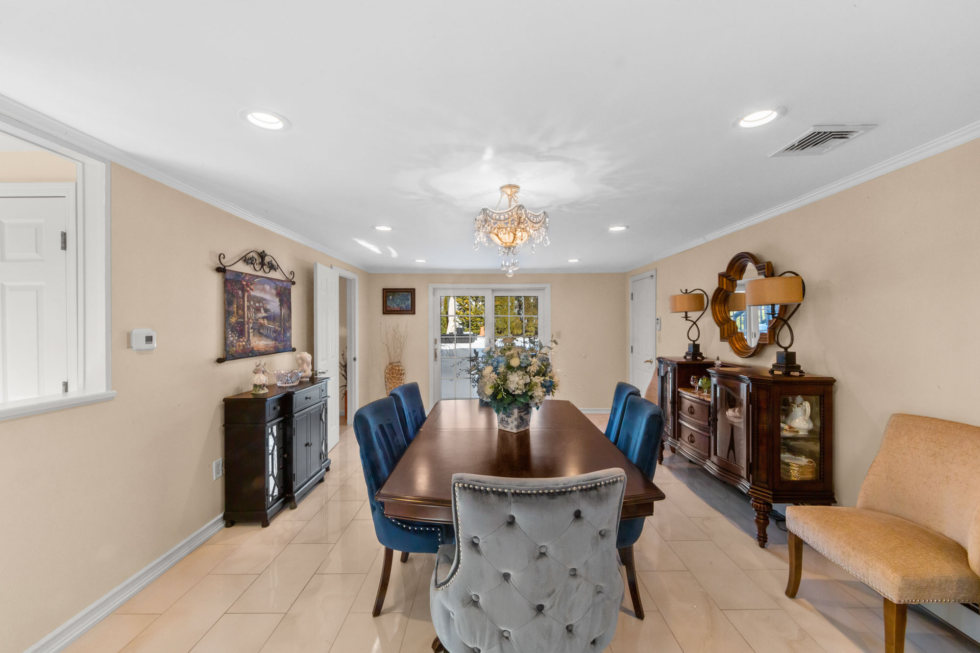 605 Gladys Court