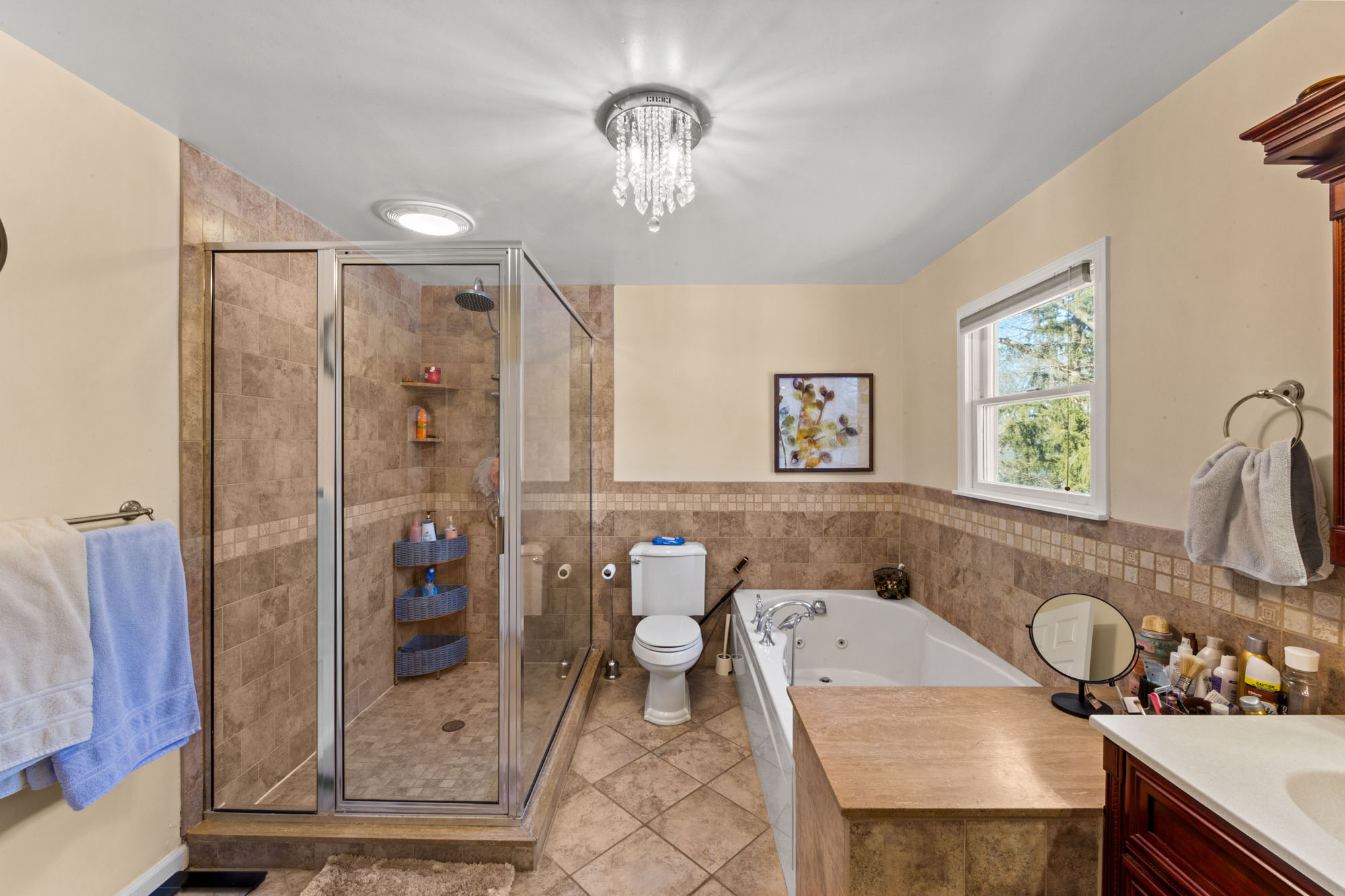 605 Gladys Court