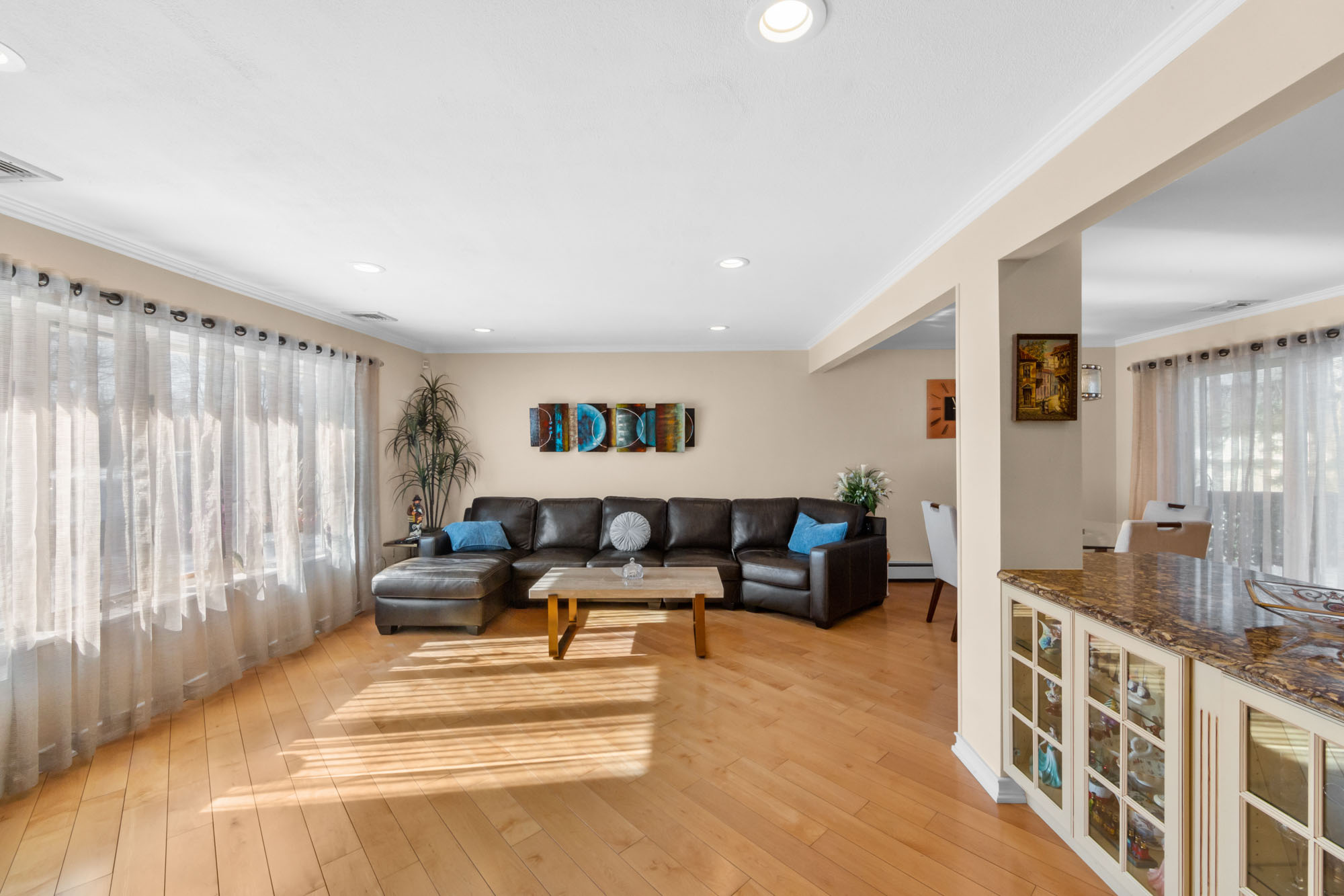 605 Gladys Court