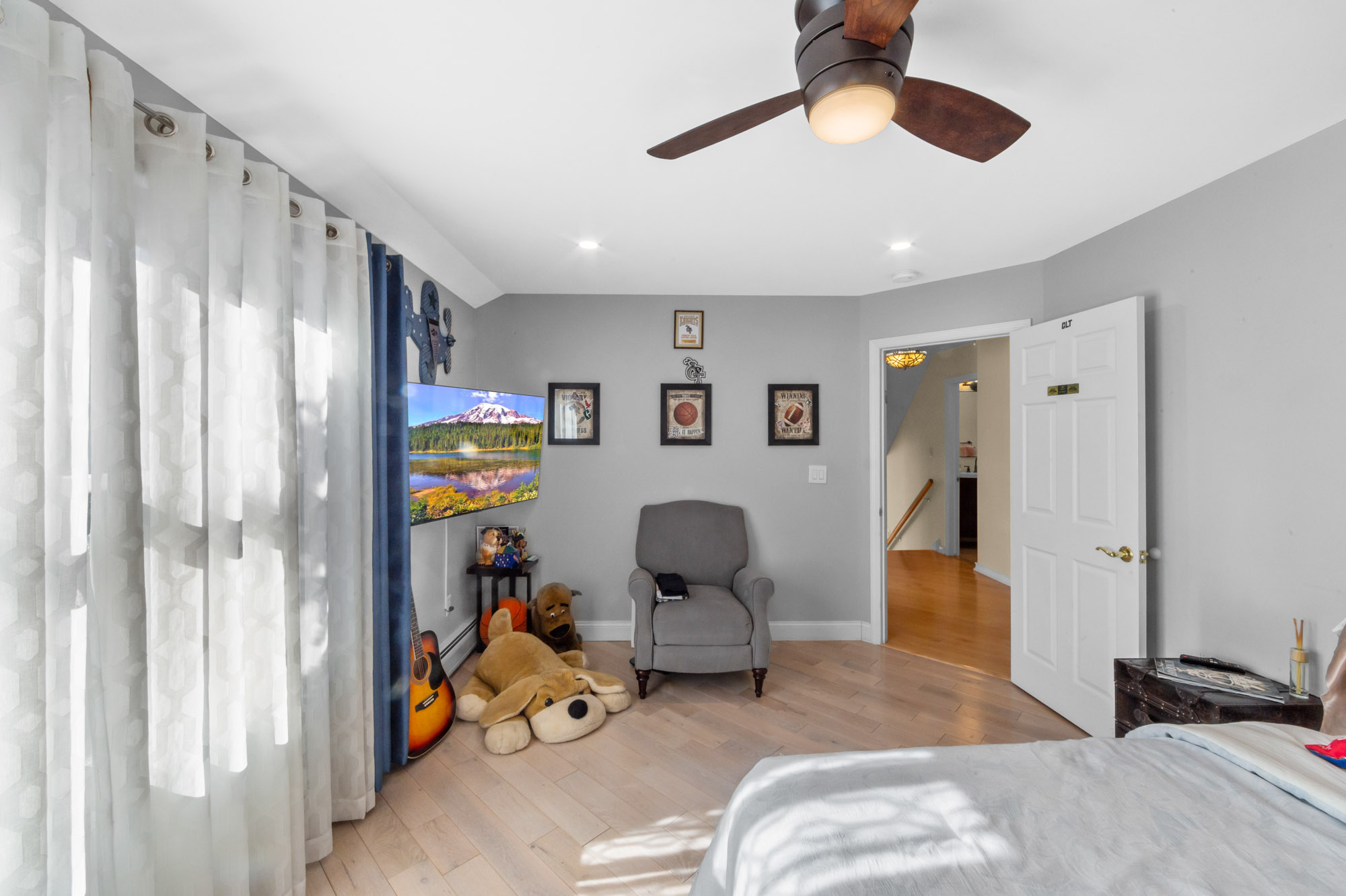 605 Gladys Court