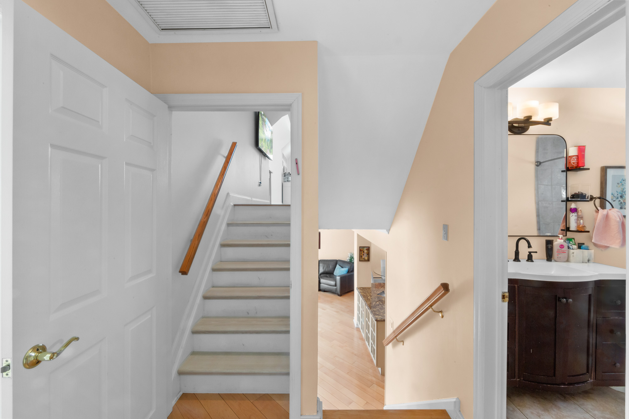 605 Gladys Court