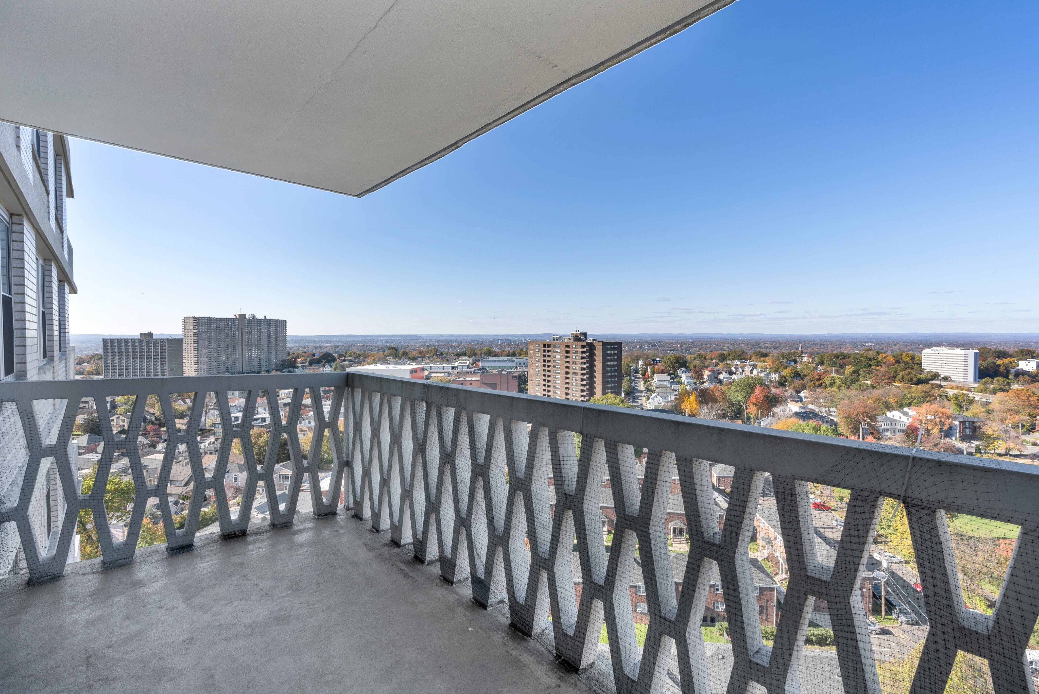 2000 Linwood Unit# 17H