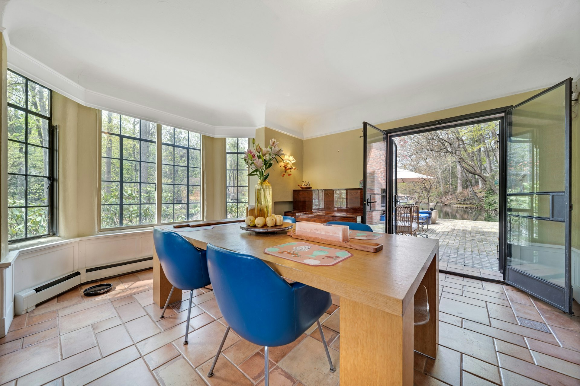 17 Hillside Avenue