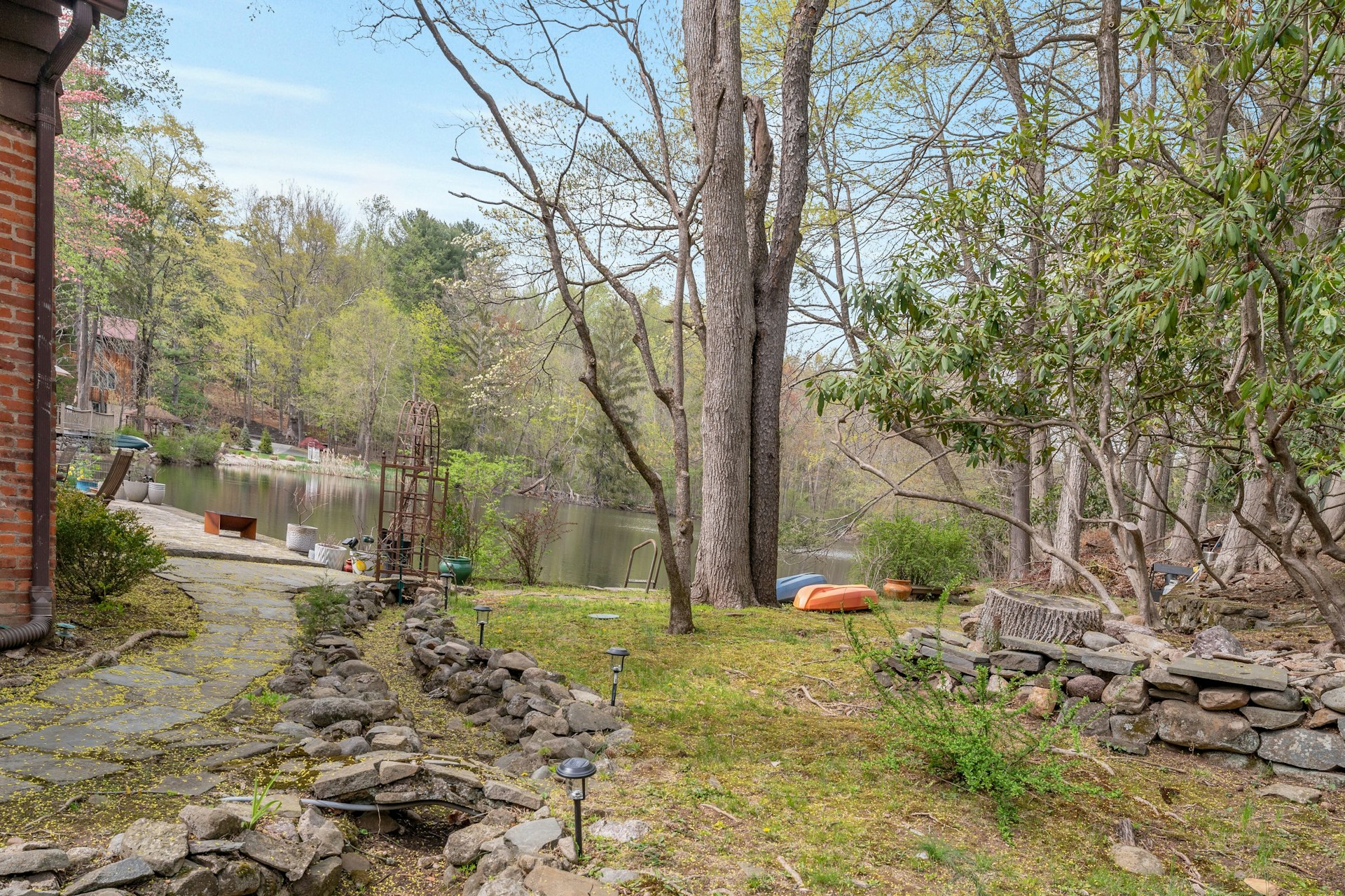 17 Hillside Avenue