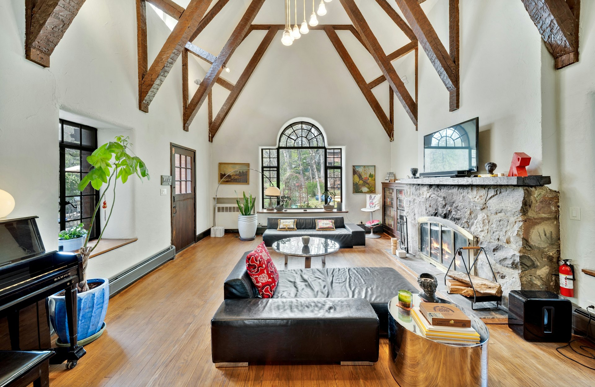 17 Hillside Avenue