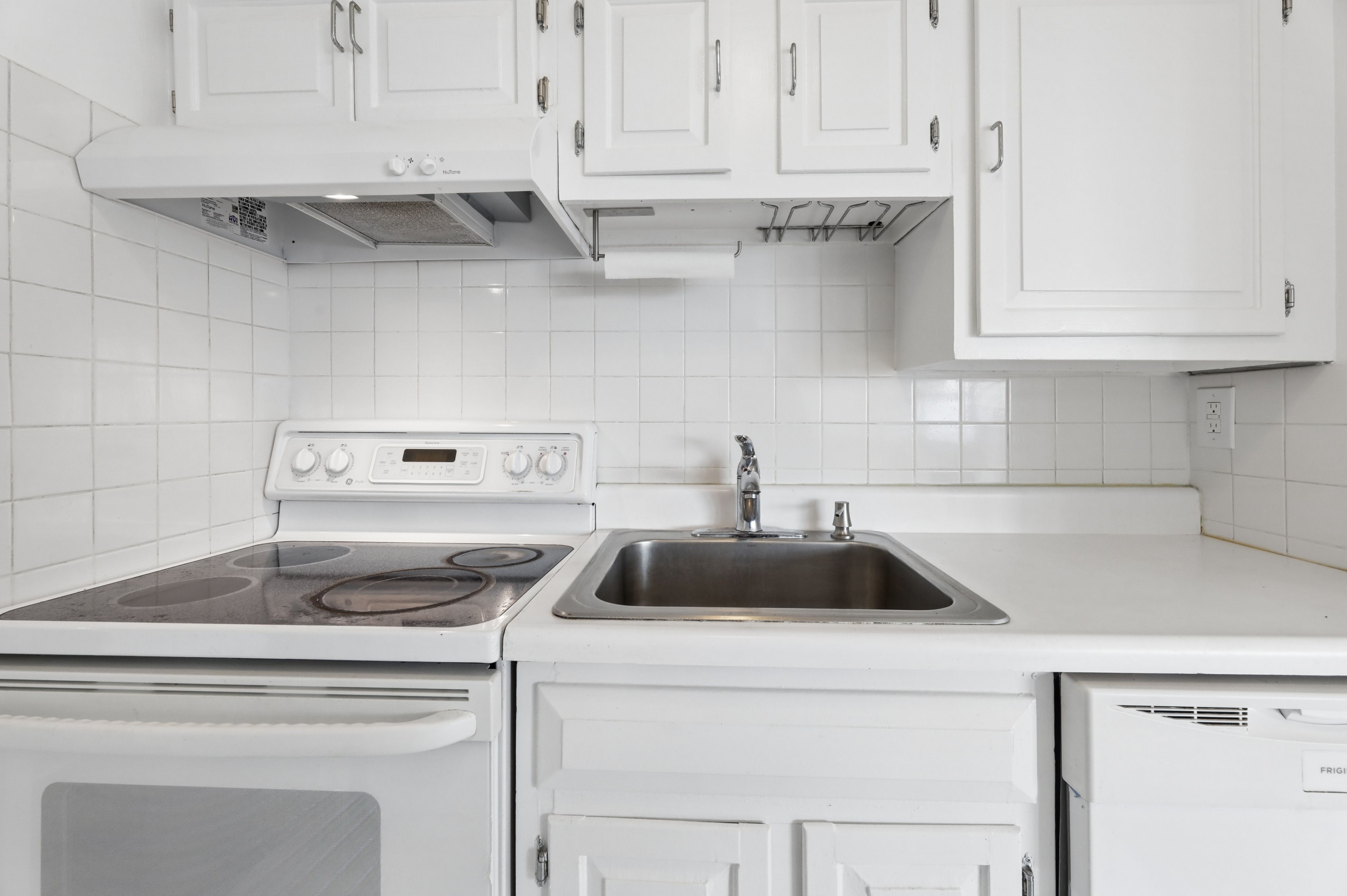 1600 Center Unit# 12F