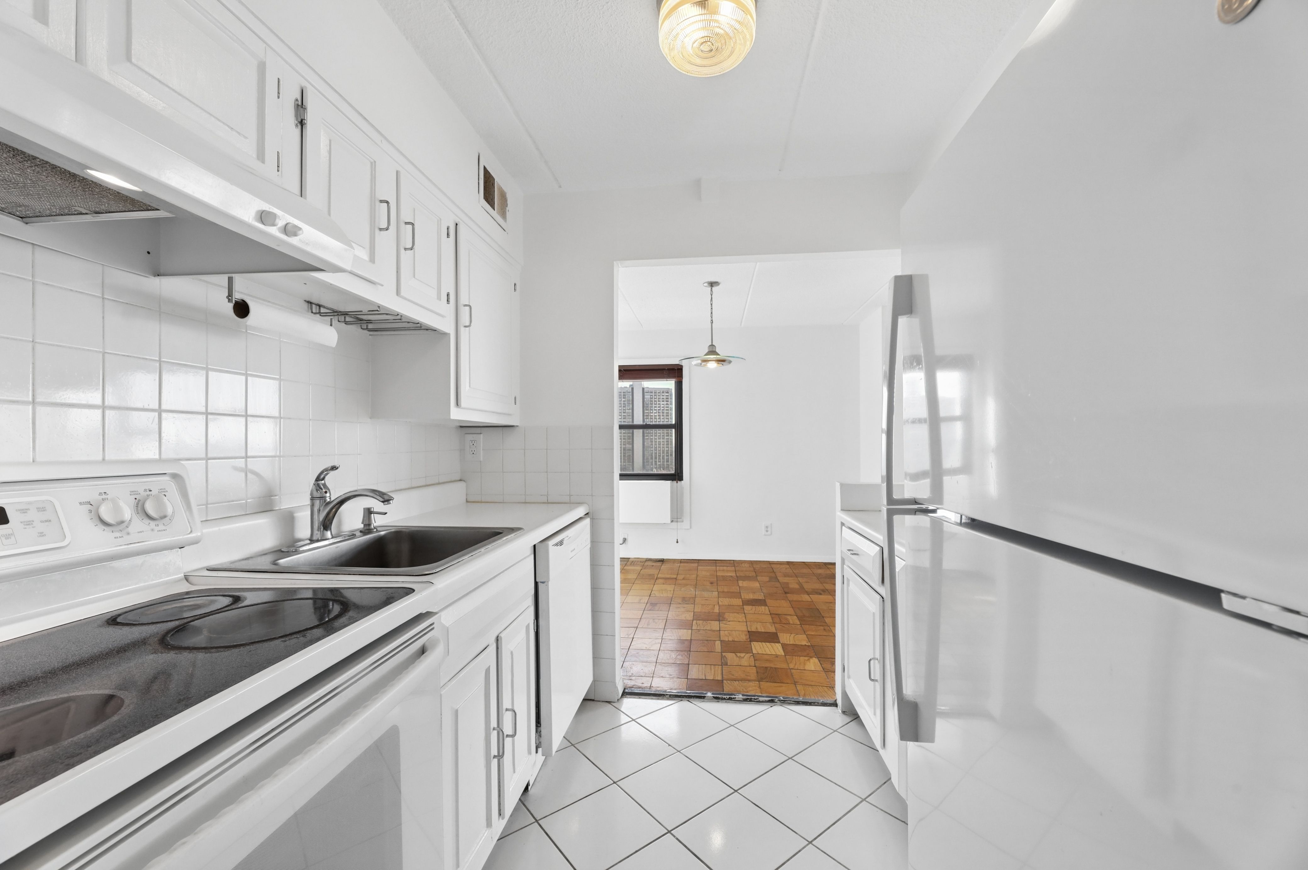 1600 Center Unit# 12F