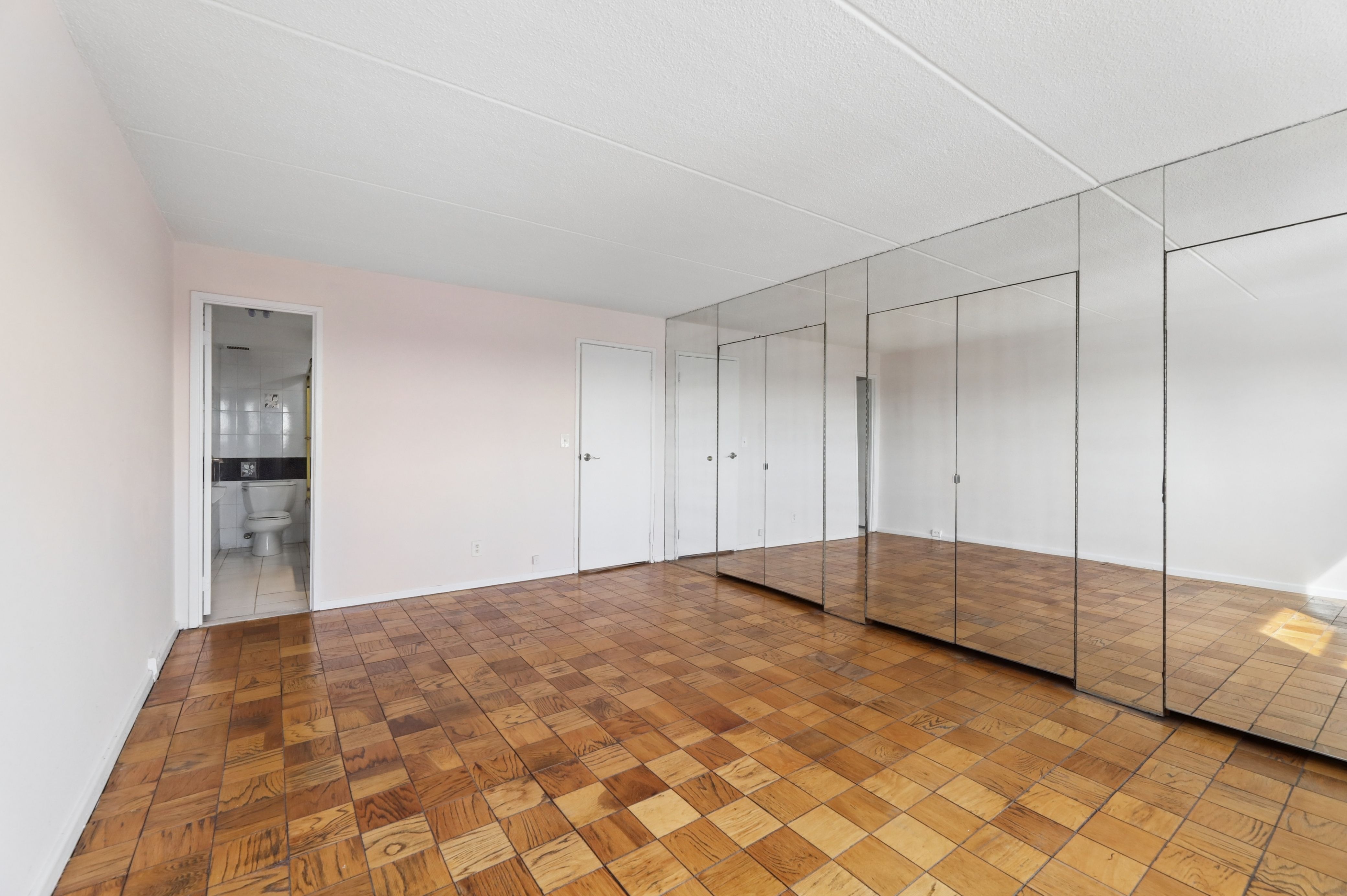 1600 Center Unit# 12F