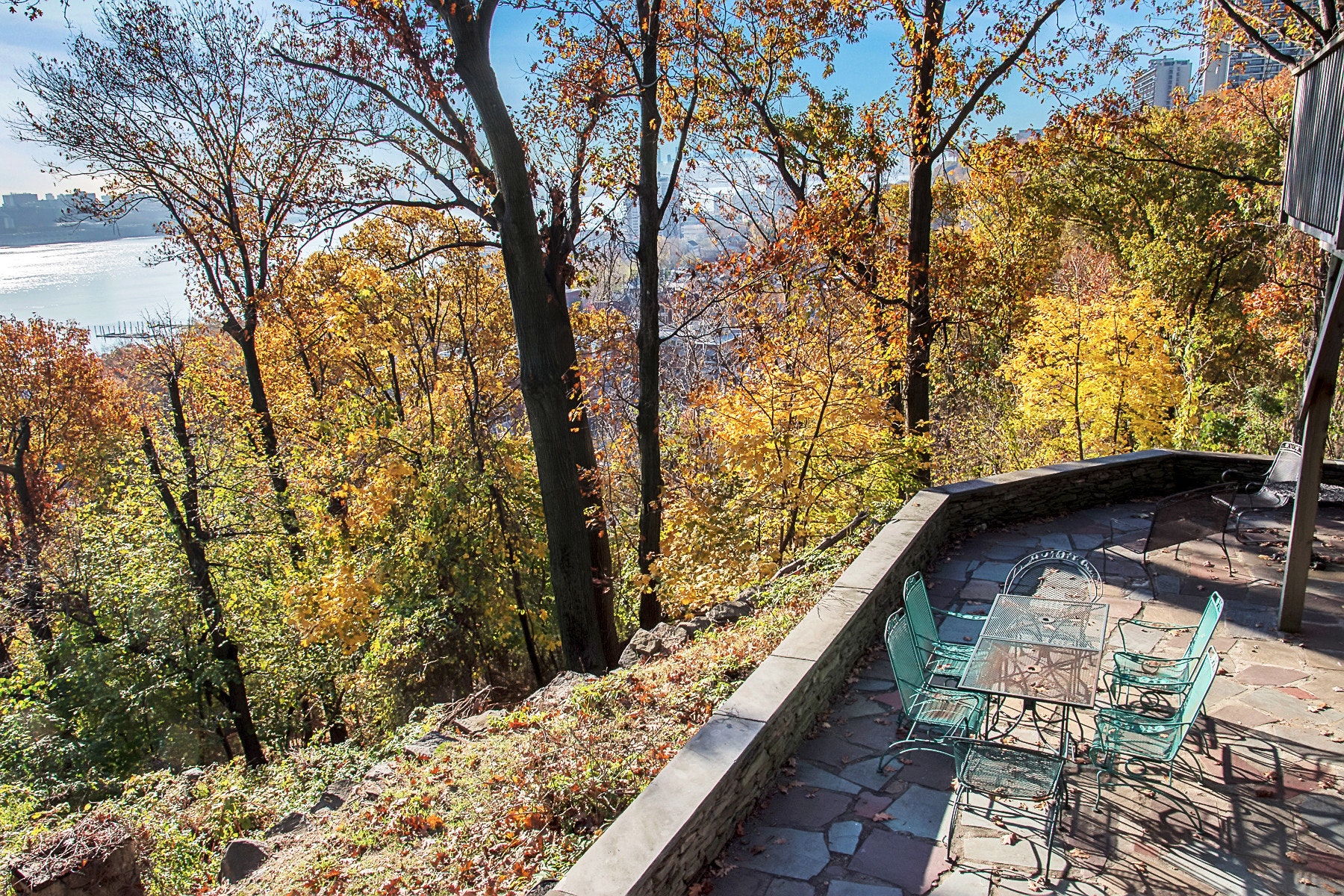 1470 Palisade Terrace 