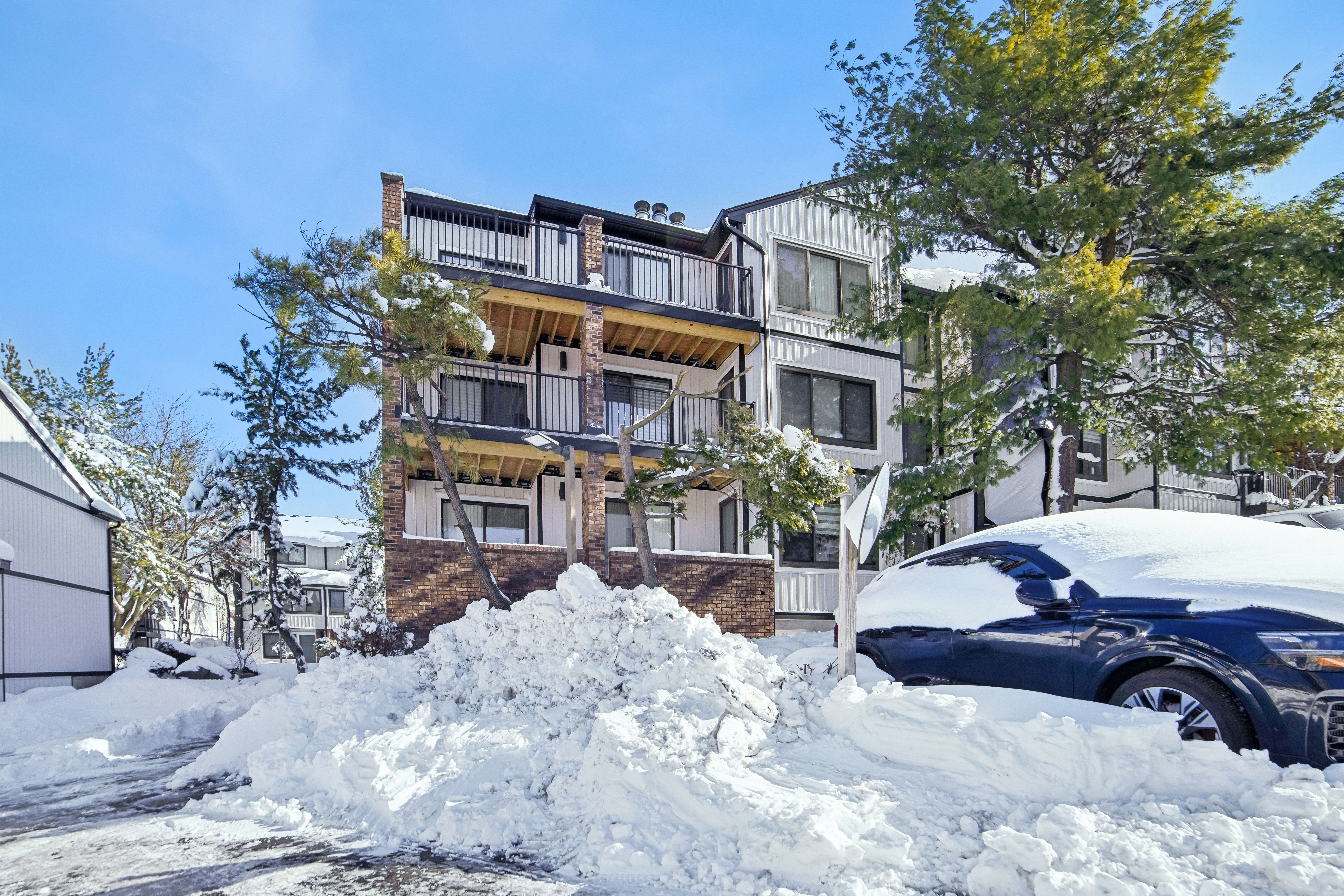 1491 John Street #10