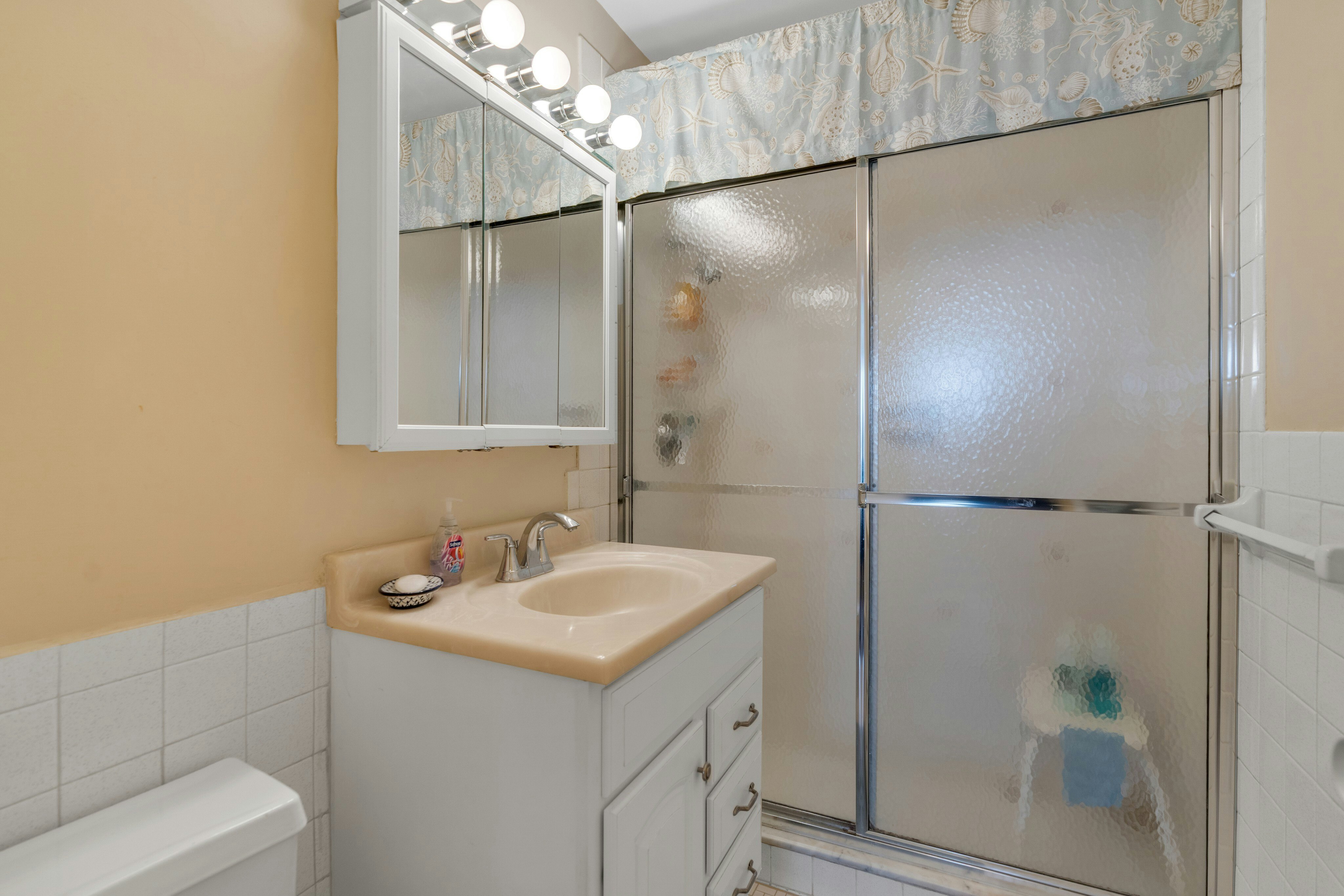 2000 Linwood Avenue 5A