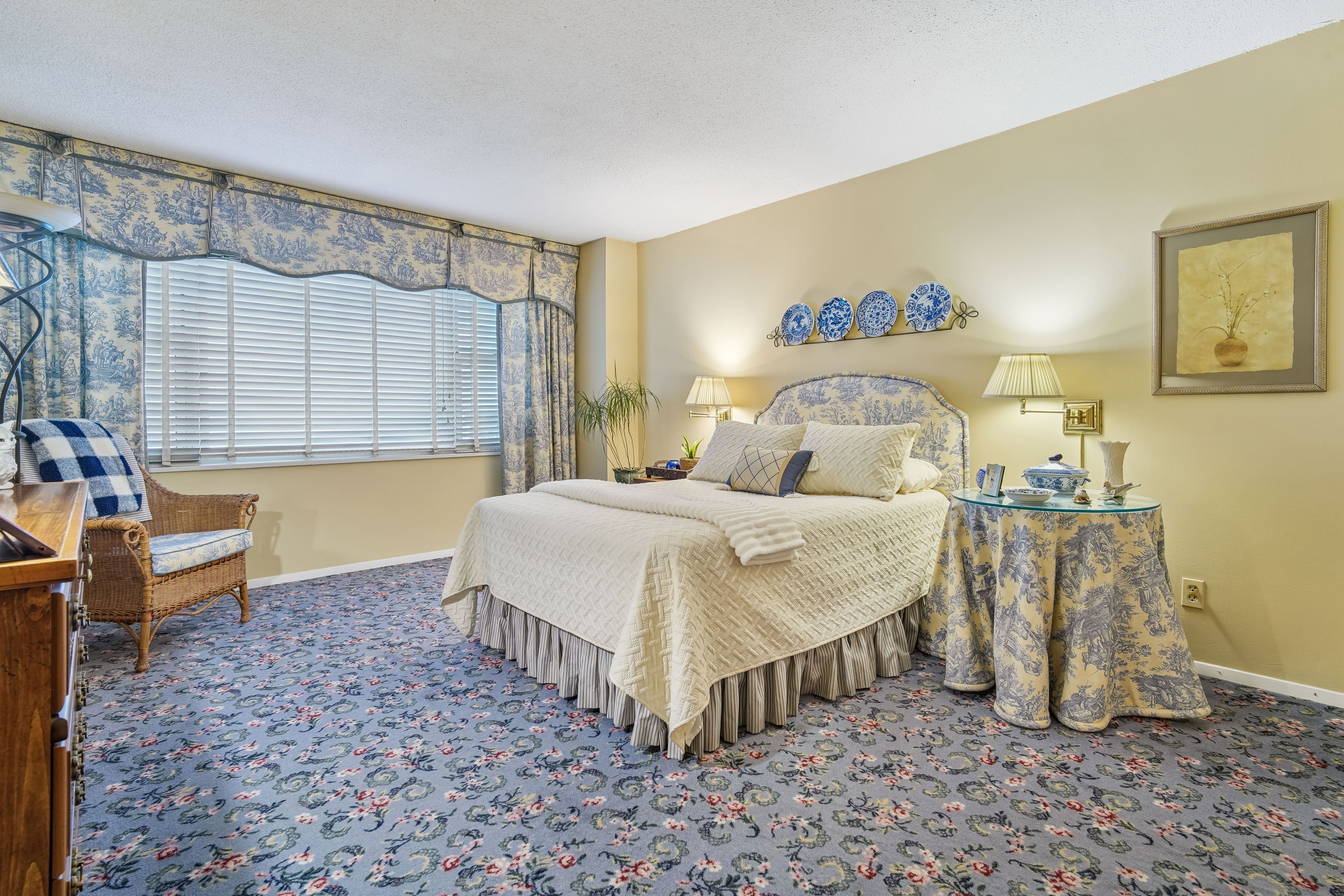 555 North Avenue #17U 