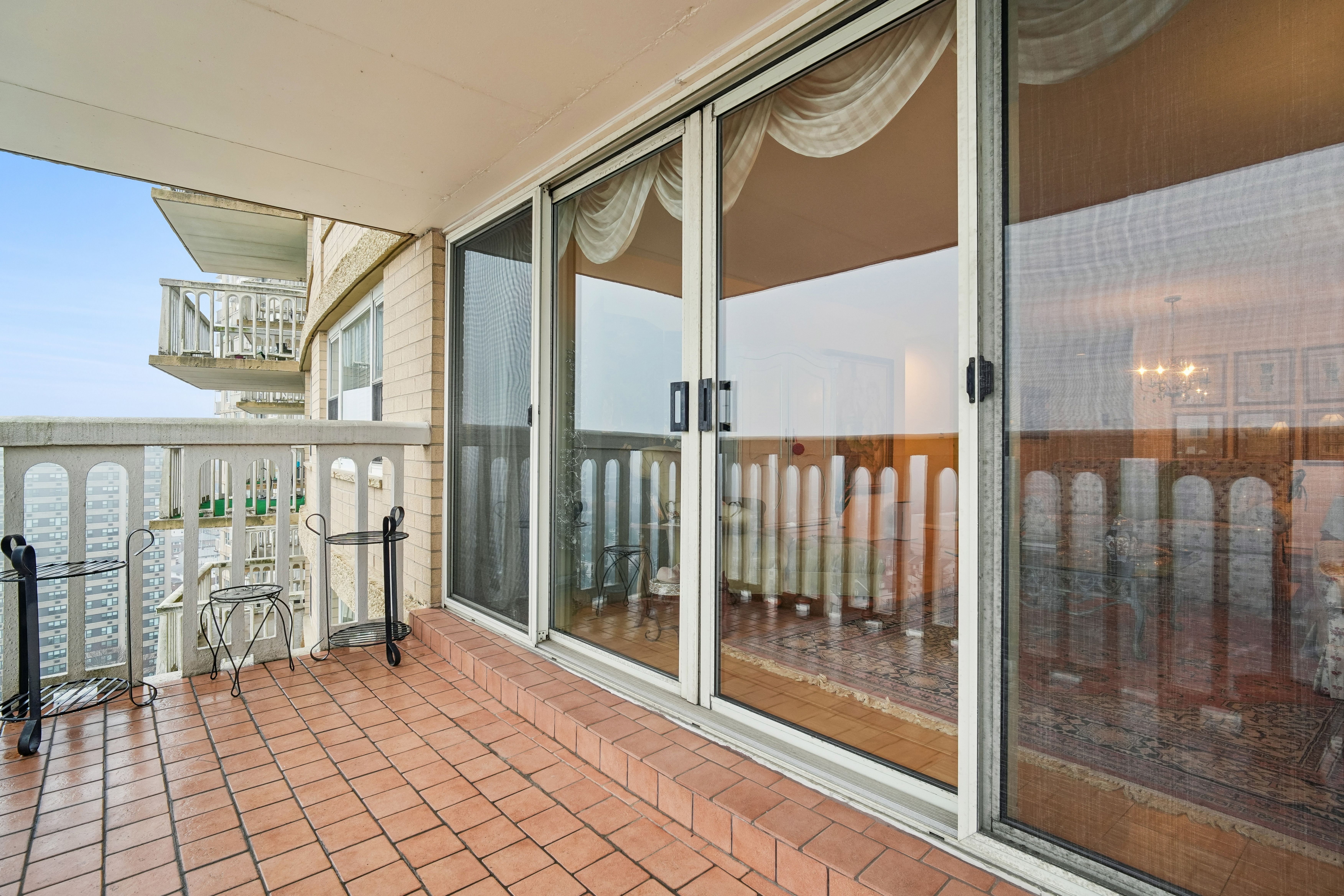 555 North Avenue #17U 