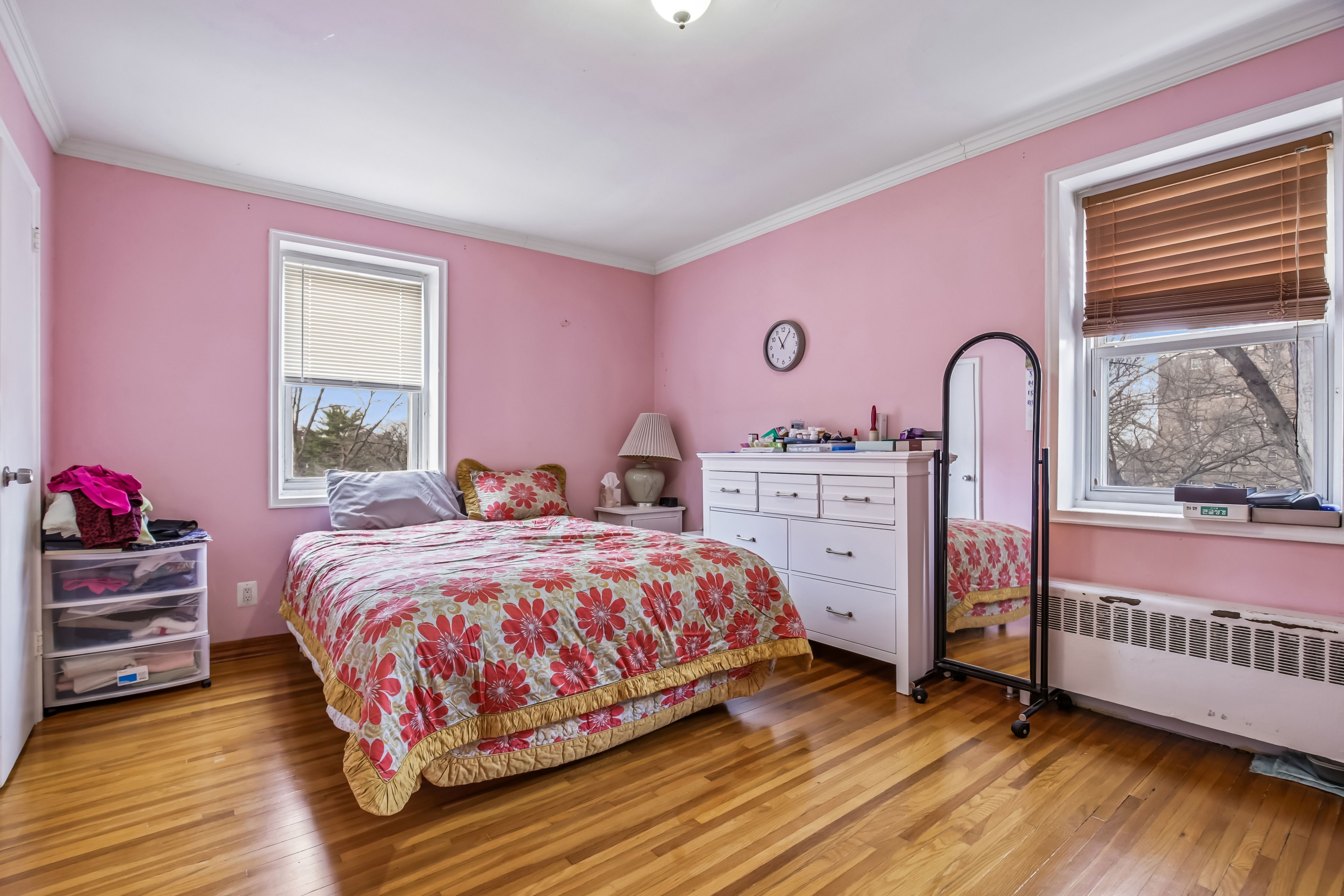2350 Linwood Avenue #4E