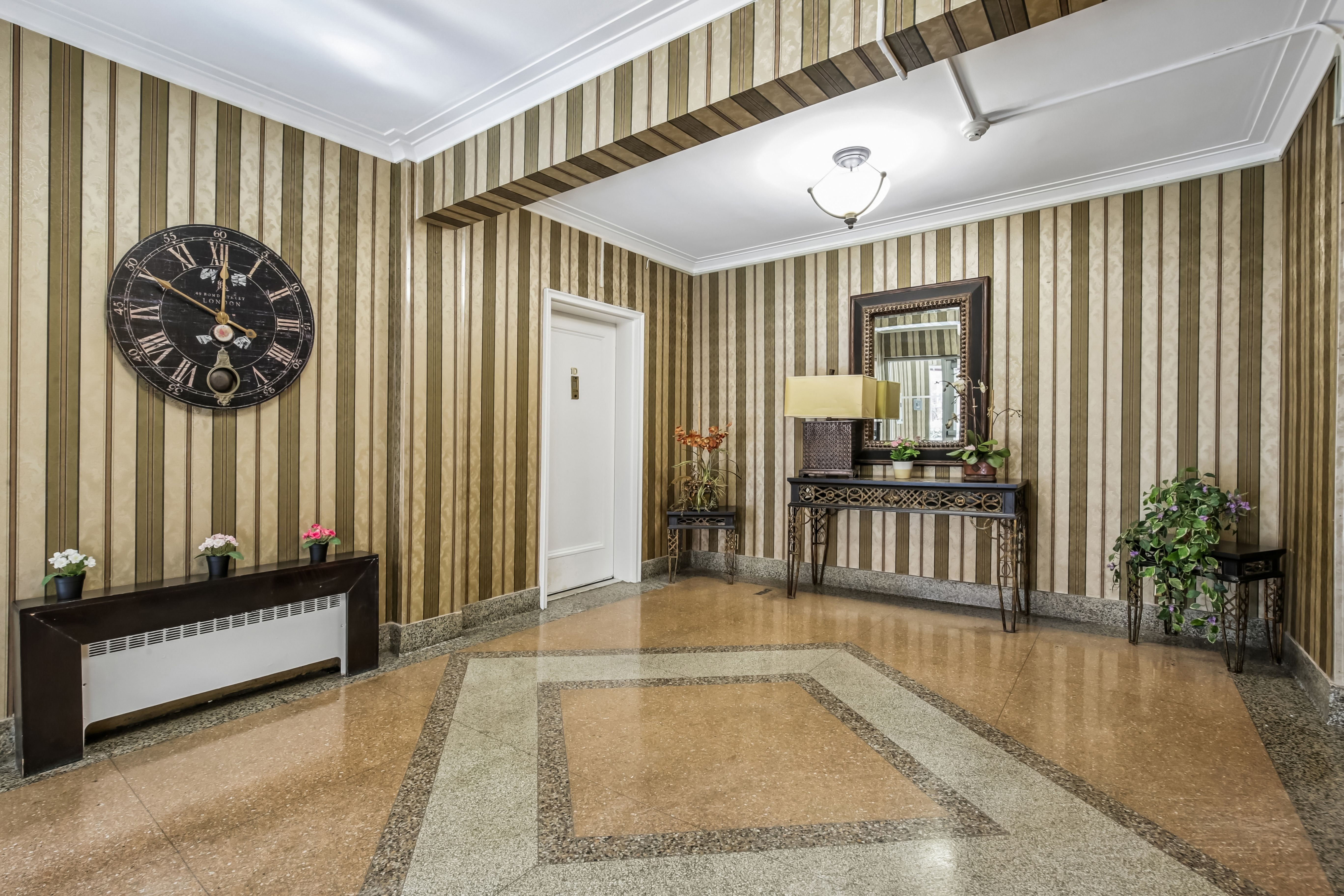 2350 Linwood Avenue #4E